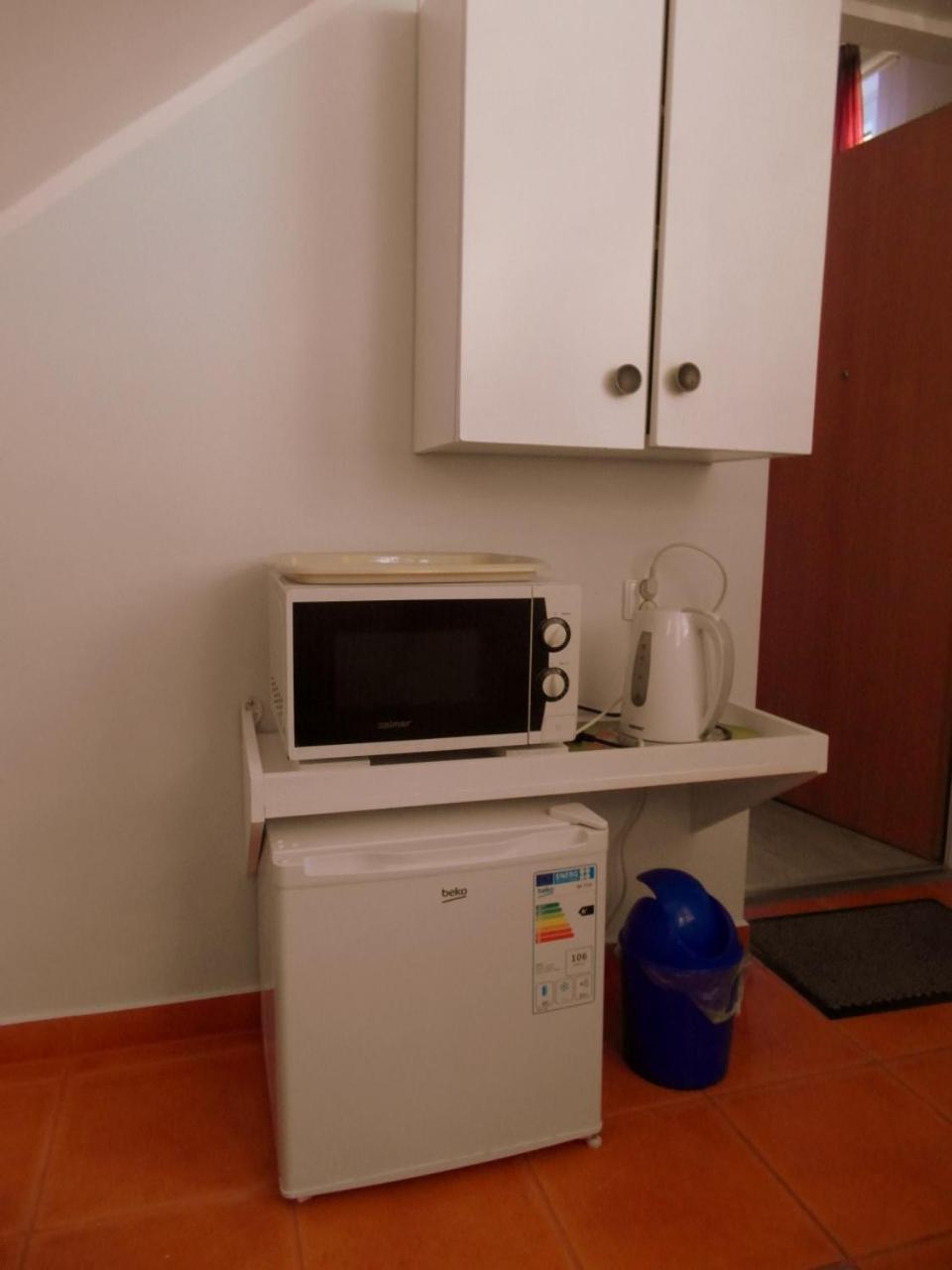 Double Room with Private Bathroom - Photo 3