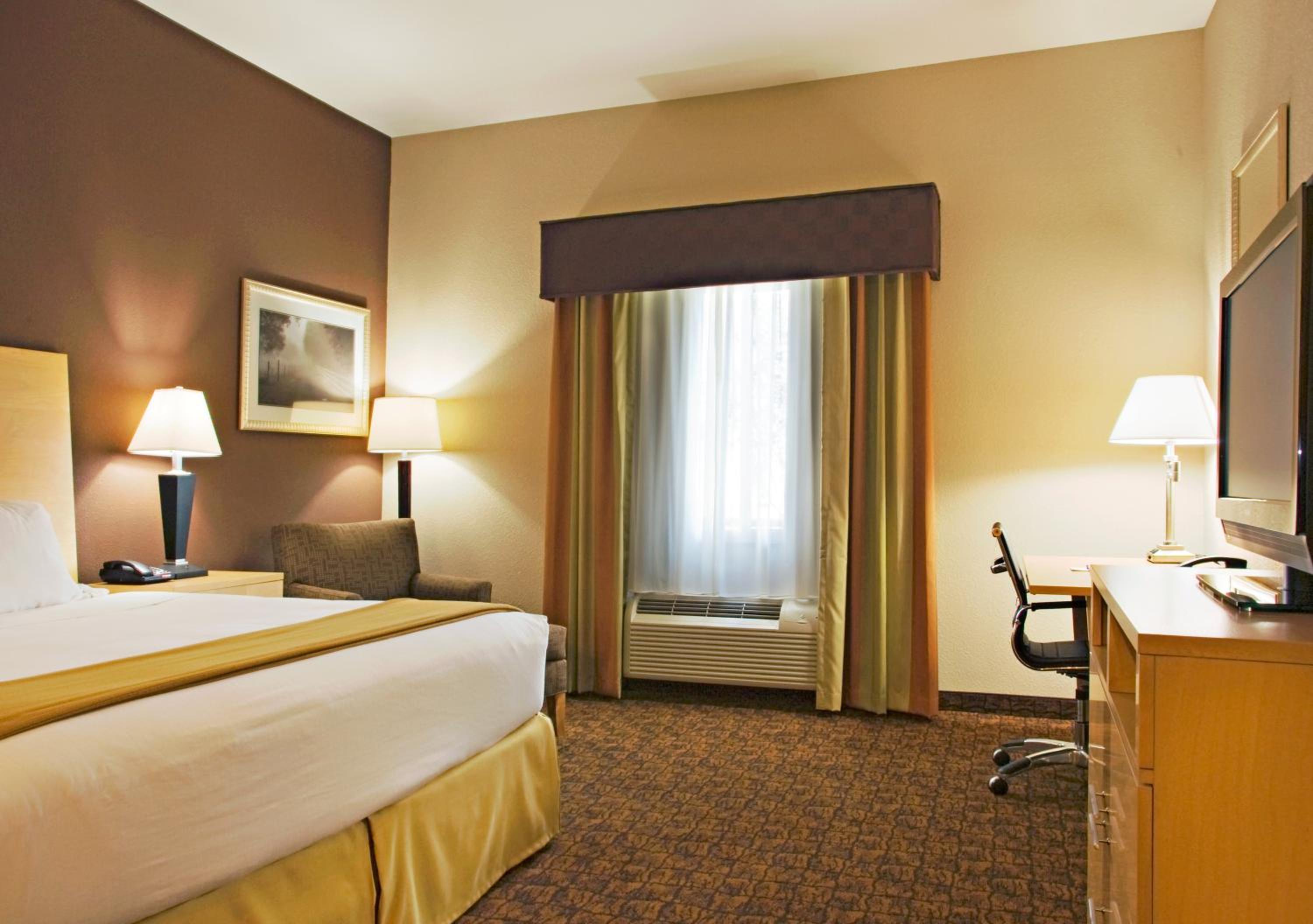 King Suite - Photo 2