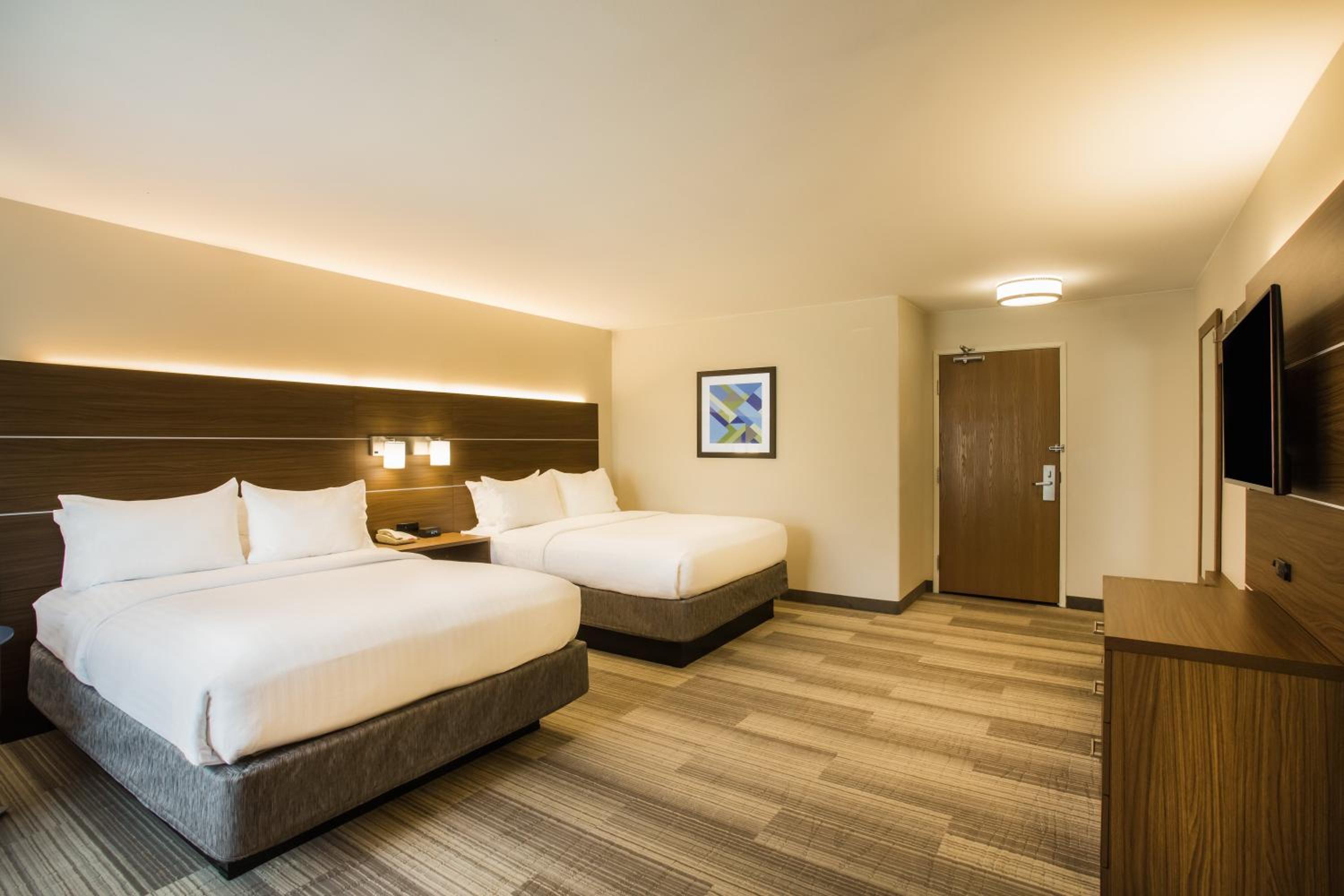 Deluxe Twin Room - Hearing Accessible - Photo 2