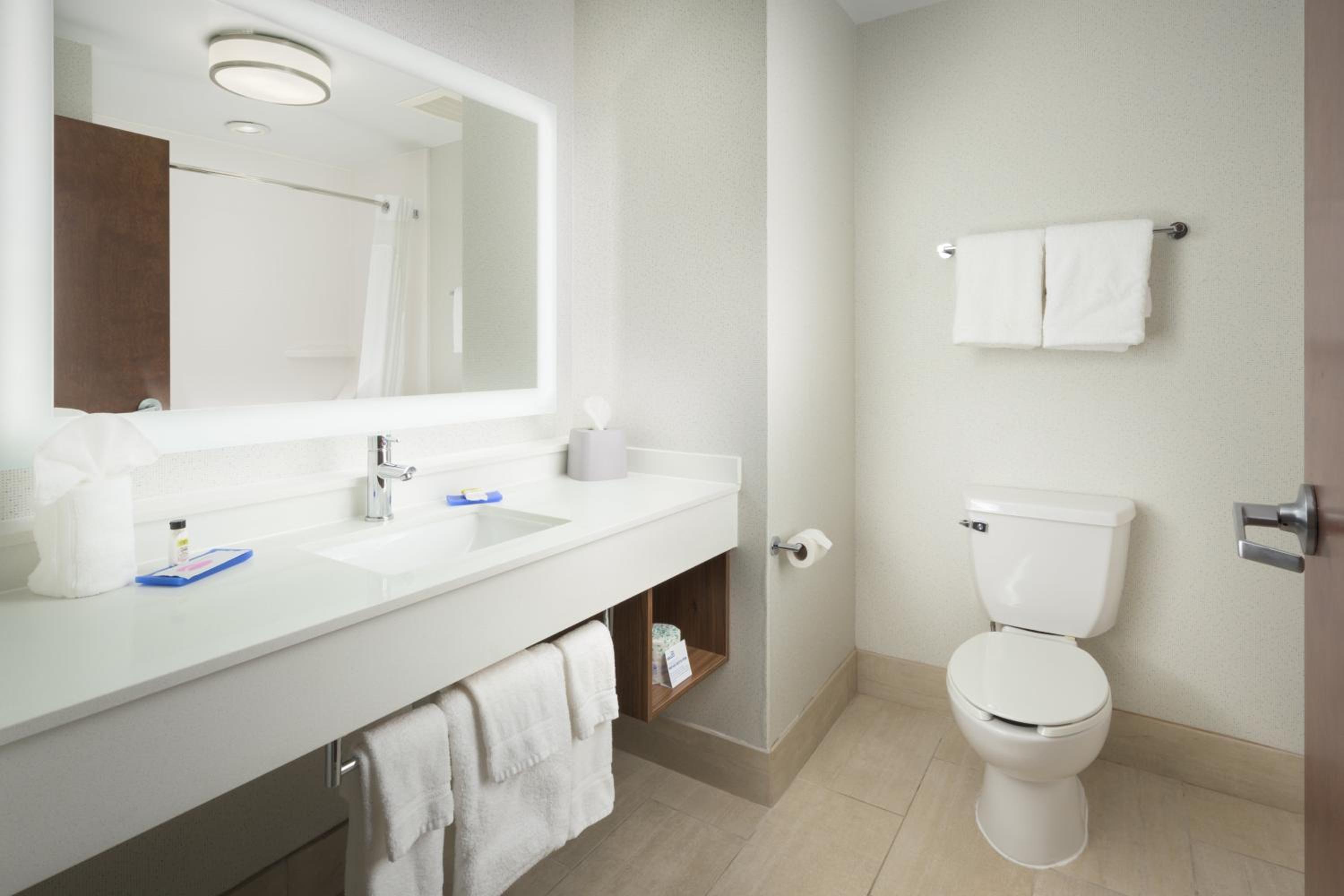 Standard King Room - Photo 2