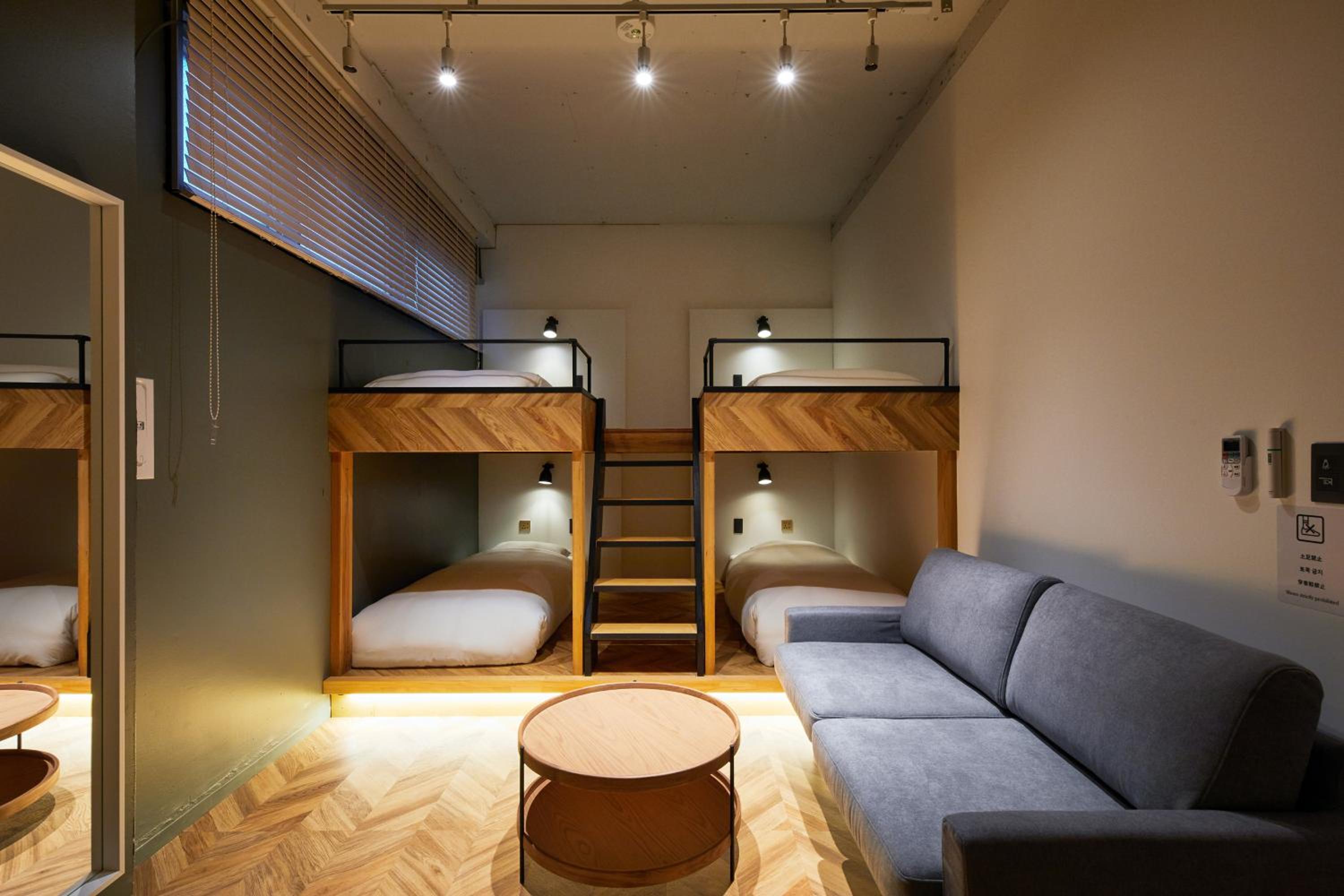 Comfort Quadruple Room - No Cleaning for Consecutive Night Stays - Photo 8