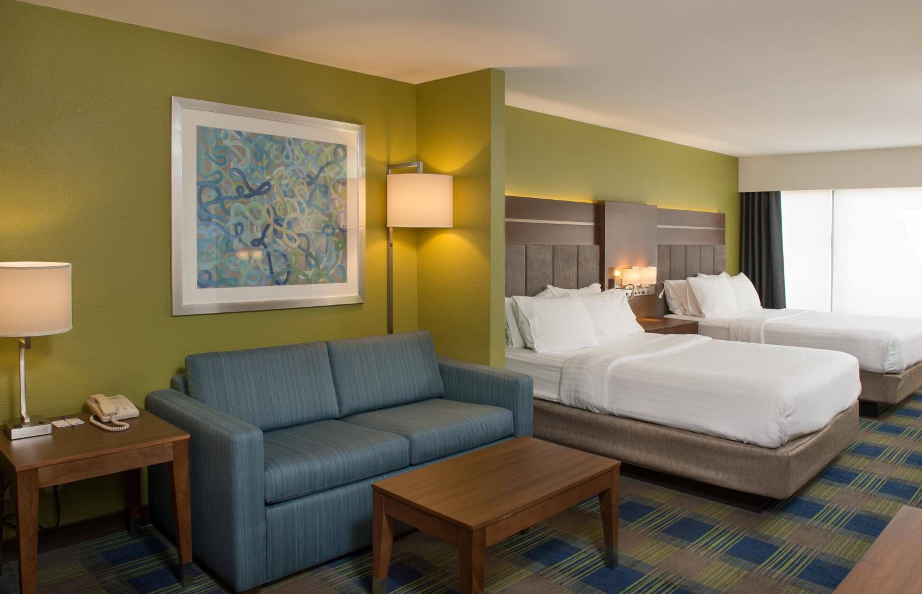 Suite with Two Queen Beds - Photo 2
