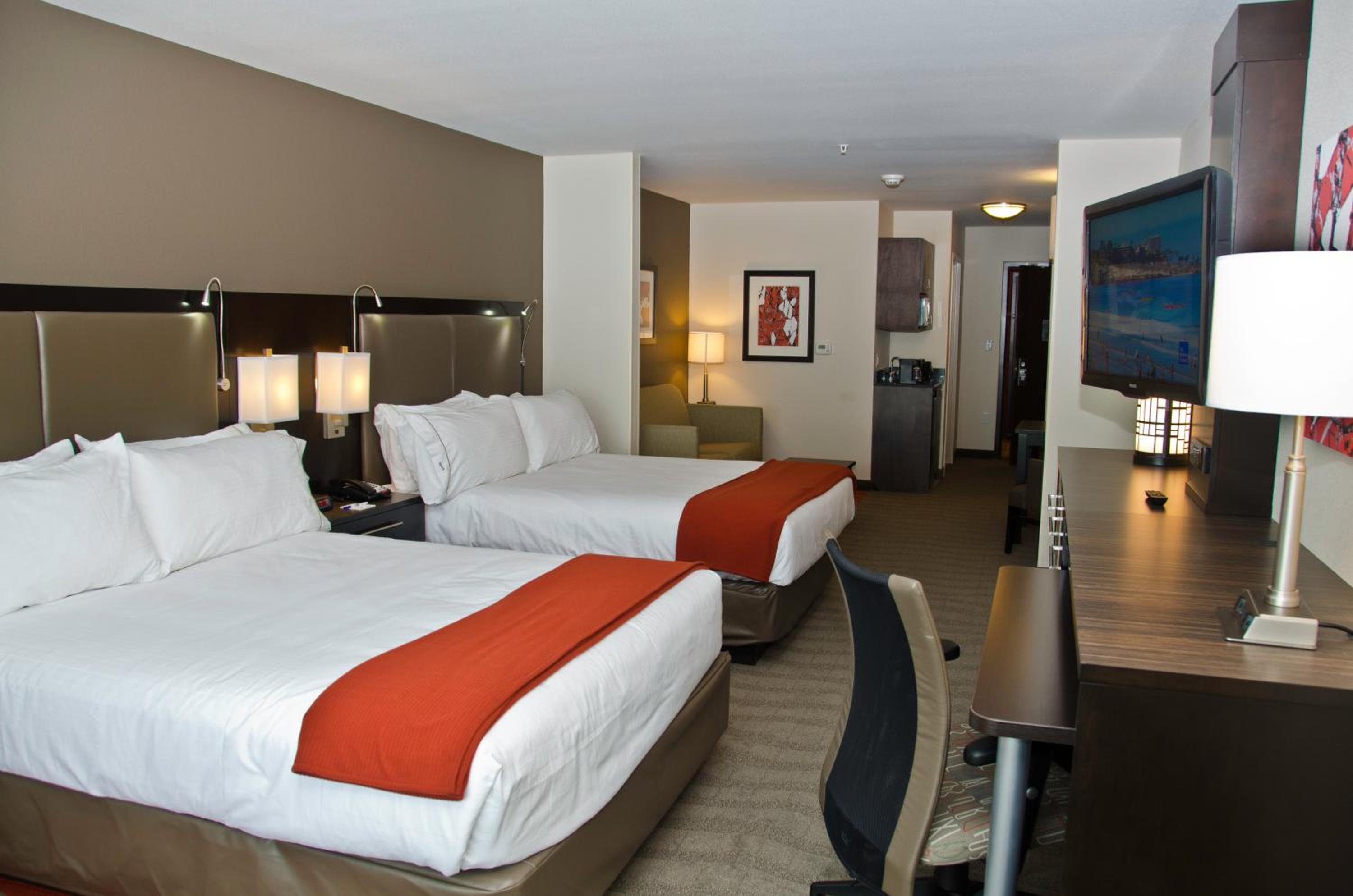 Queen Suite photo 2
