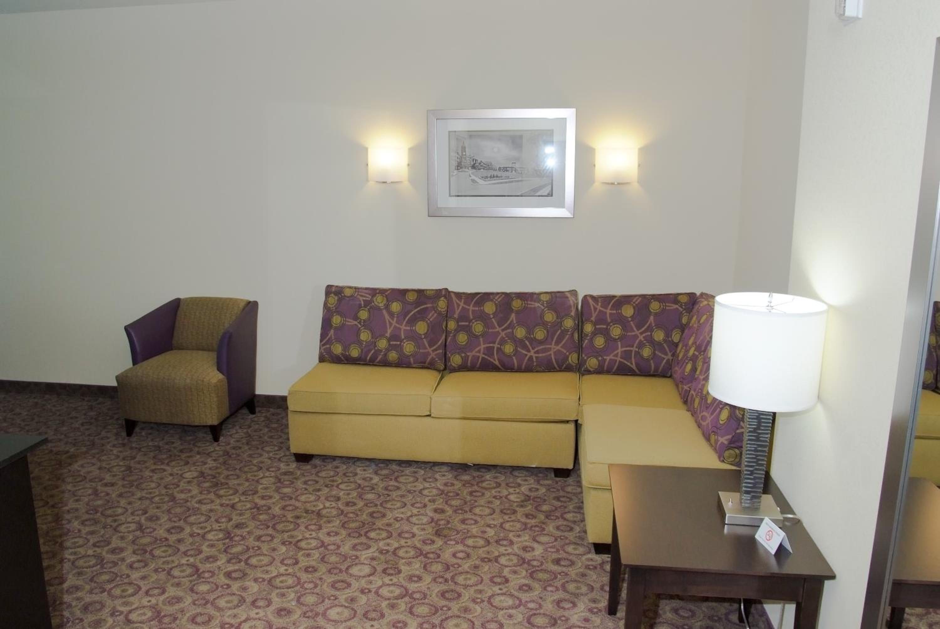 Executive King Suite - Photo 1