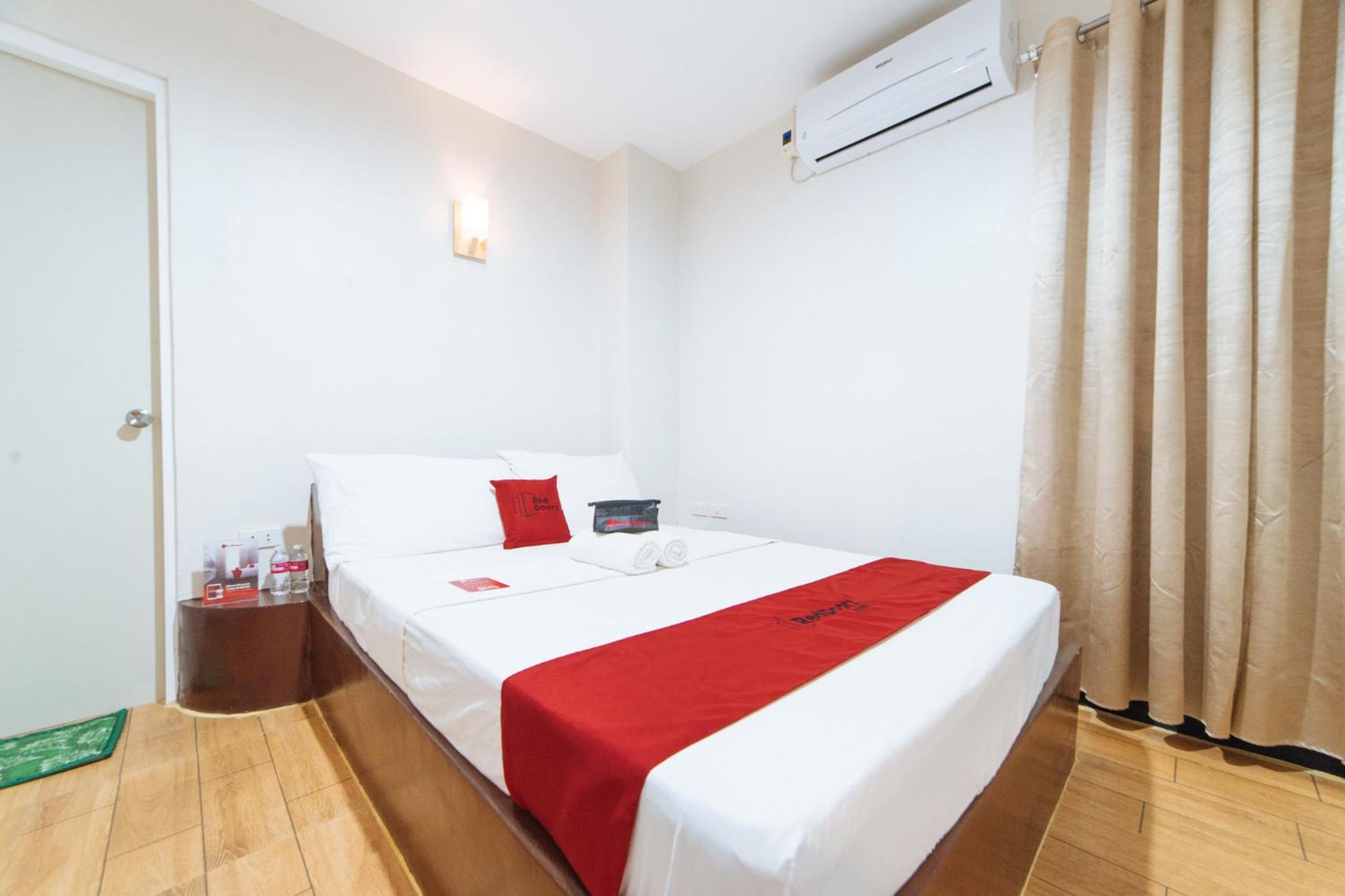 Deluxe Room - Photo 9