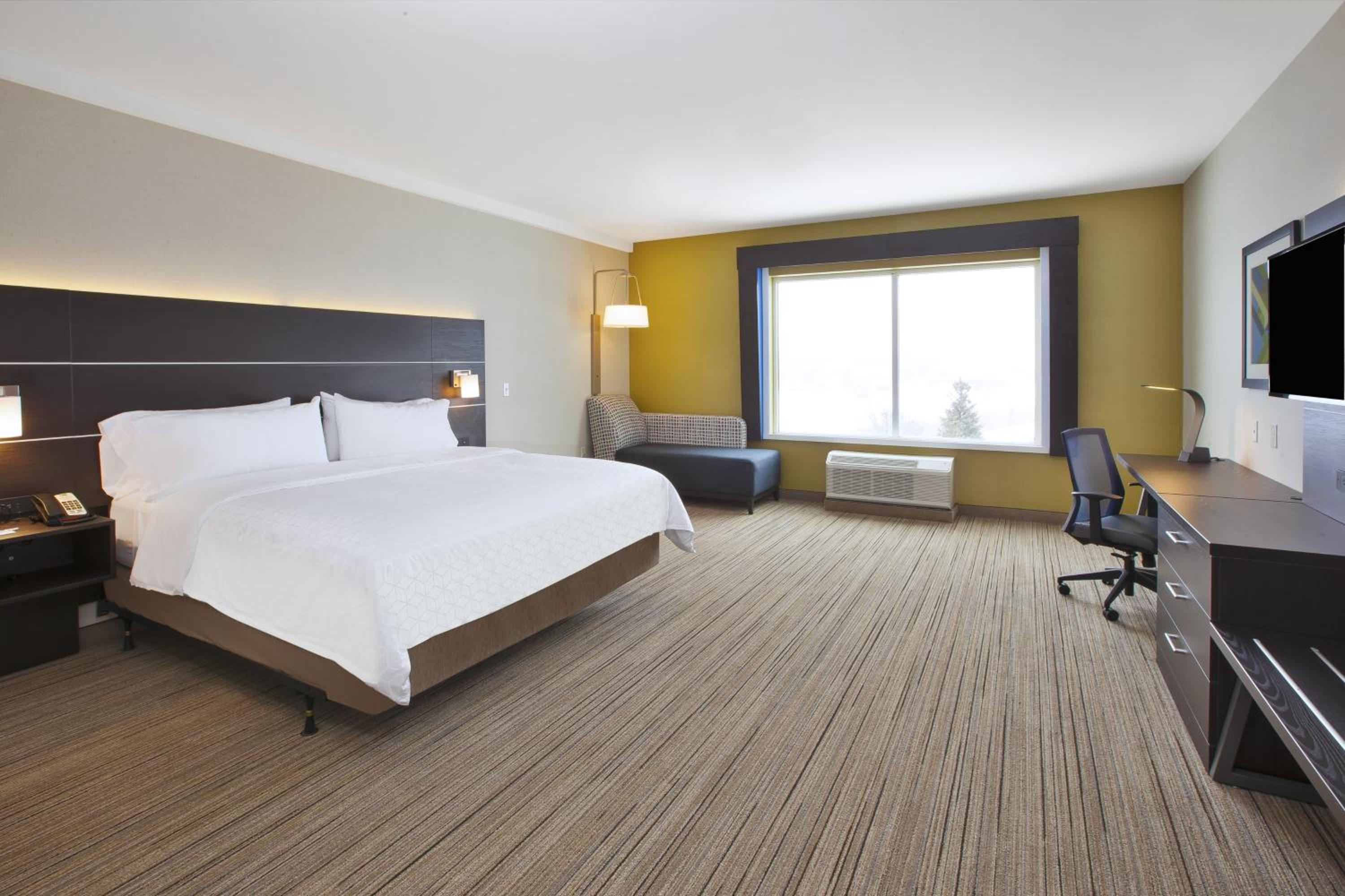 King Room - Mobility Access/Hearing Accessible photo 2