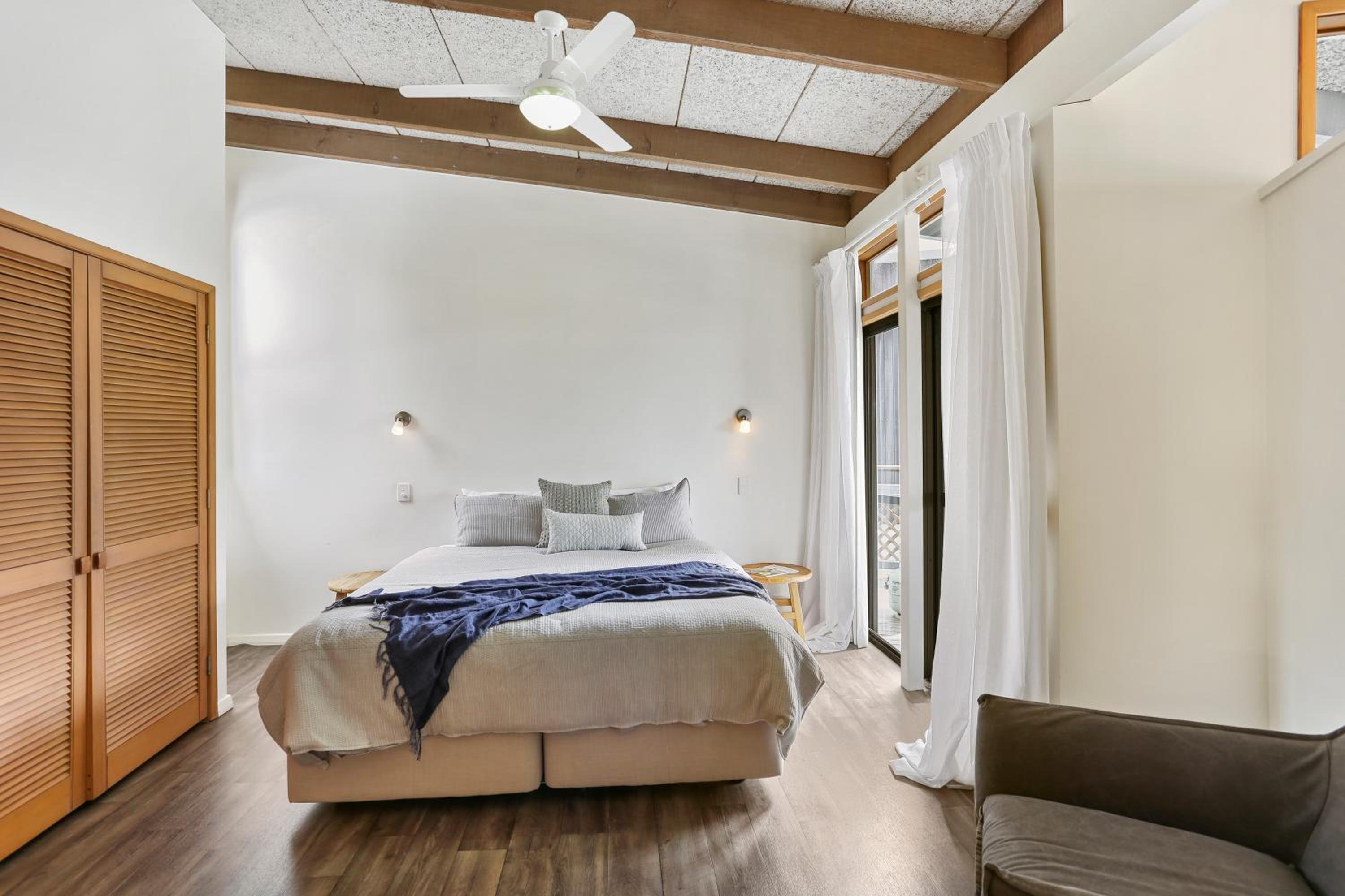 Two-Bedroom House photo 3