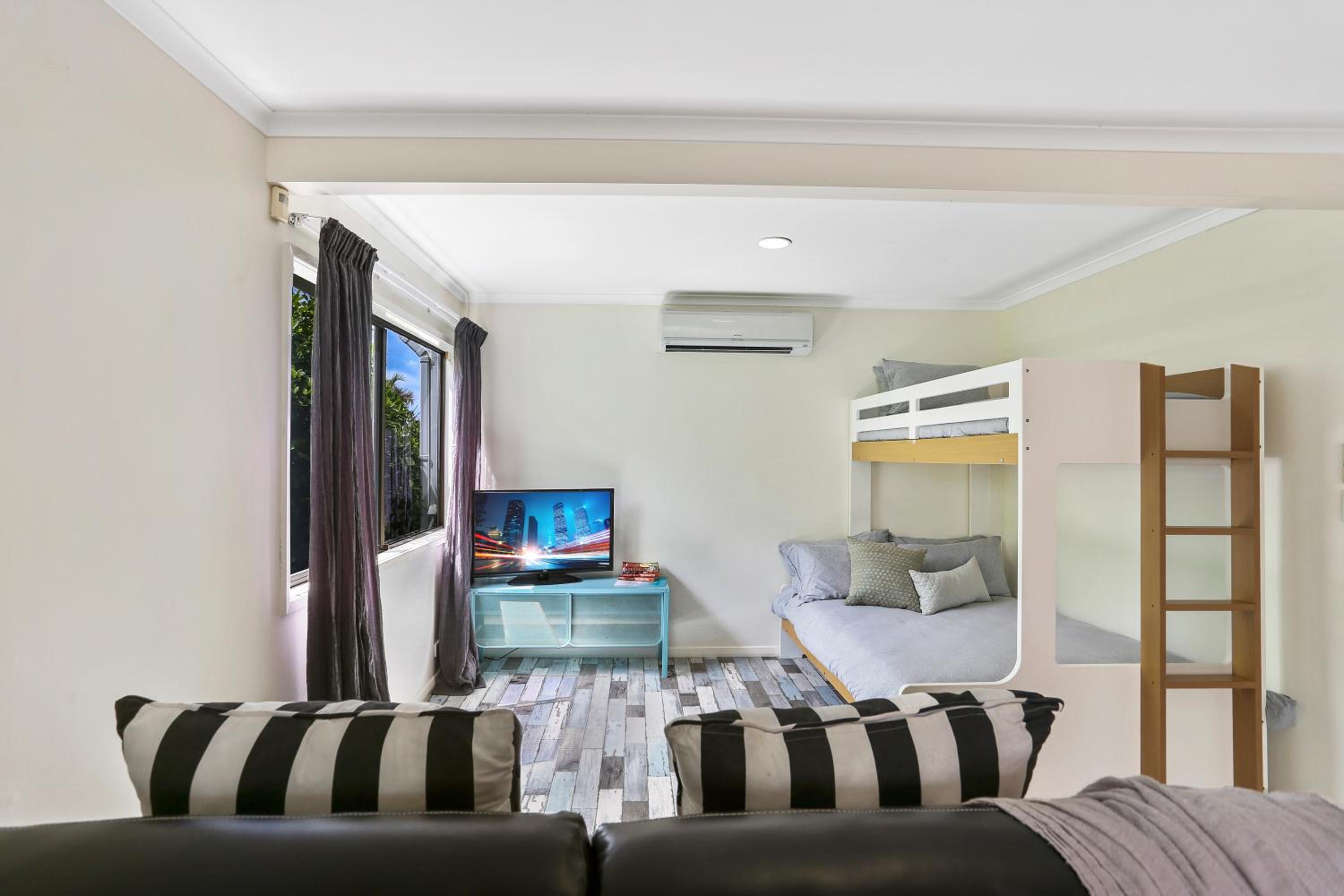 Two-Bedroom House photo 2
