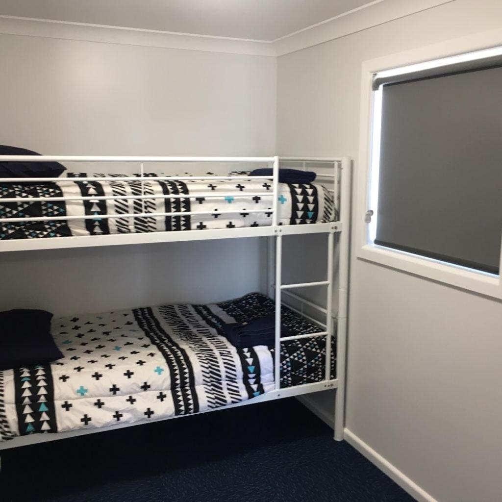Deluxe Family Suite - Photo 4