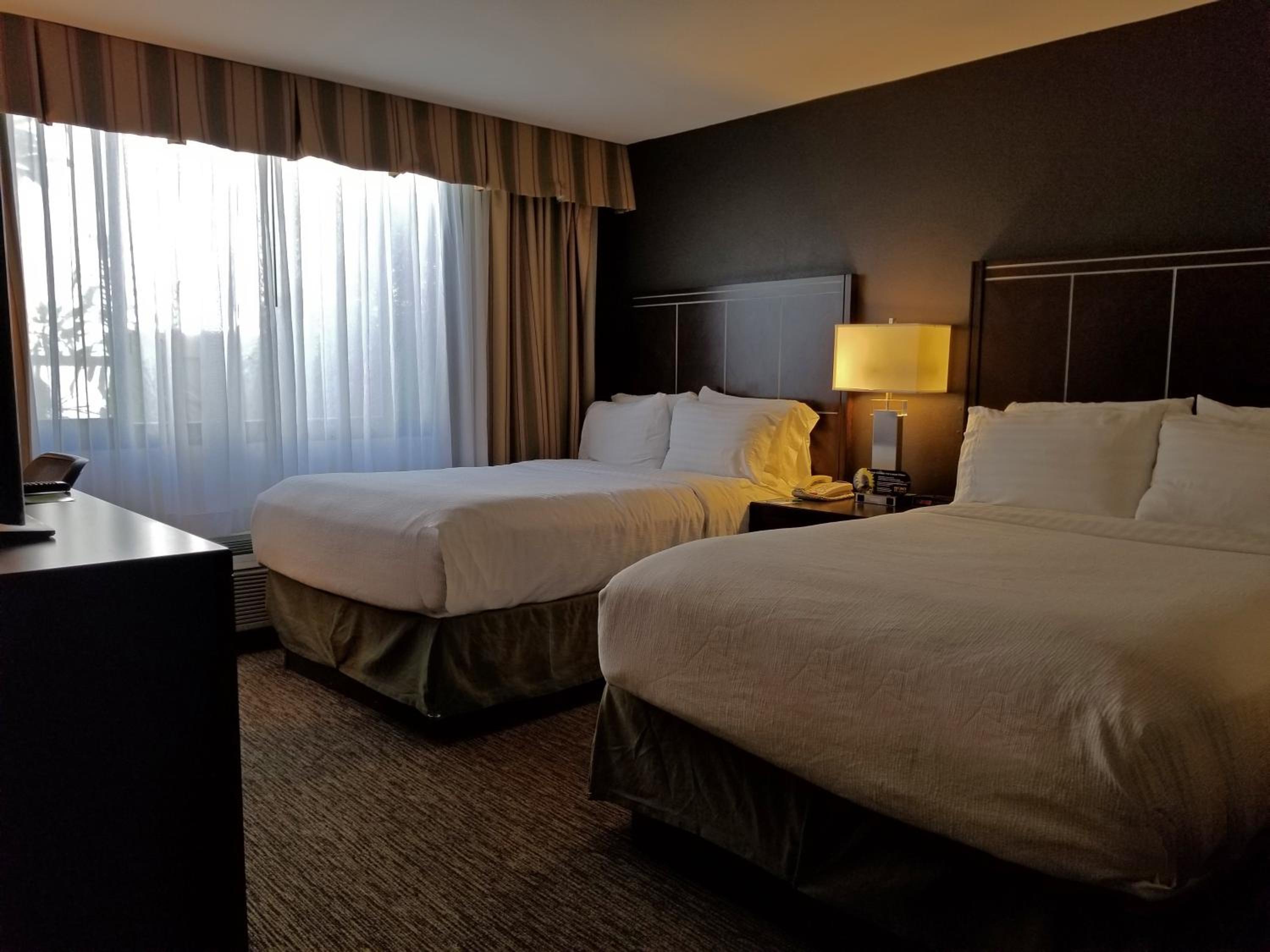 Double Room with Two Double Beds - Non-Smoking - Photo 2