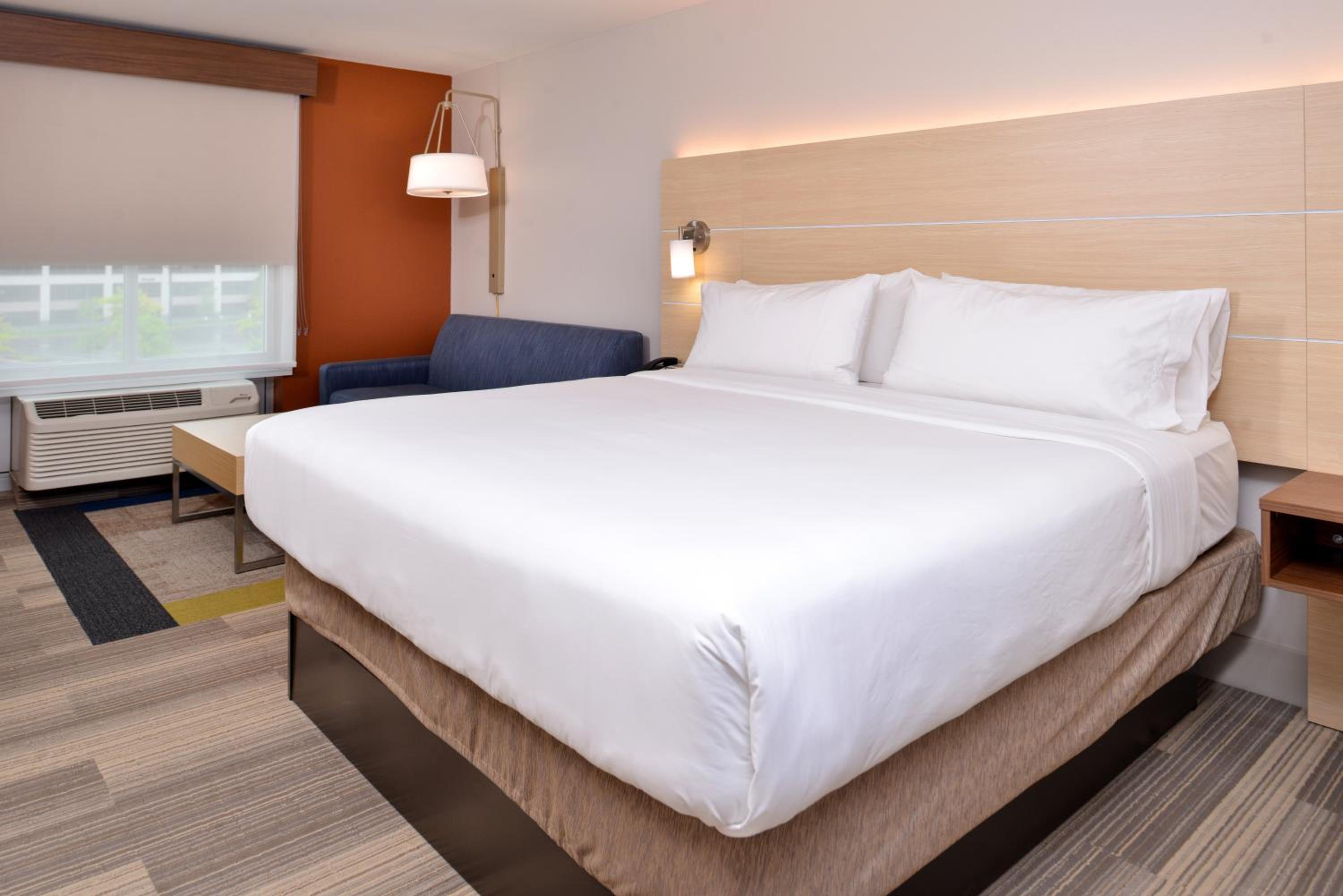 Standard King Room - Photo 4