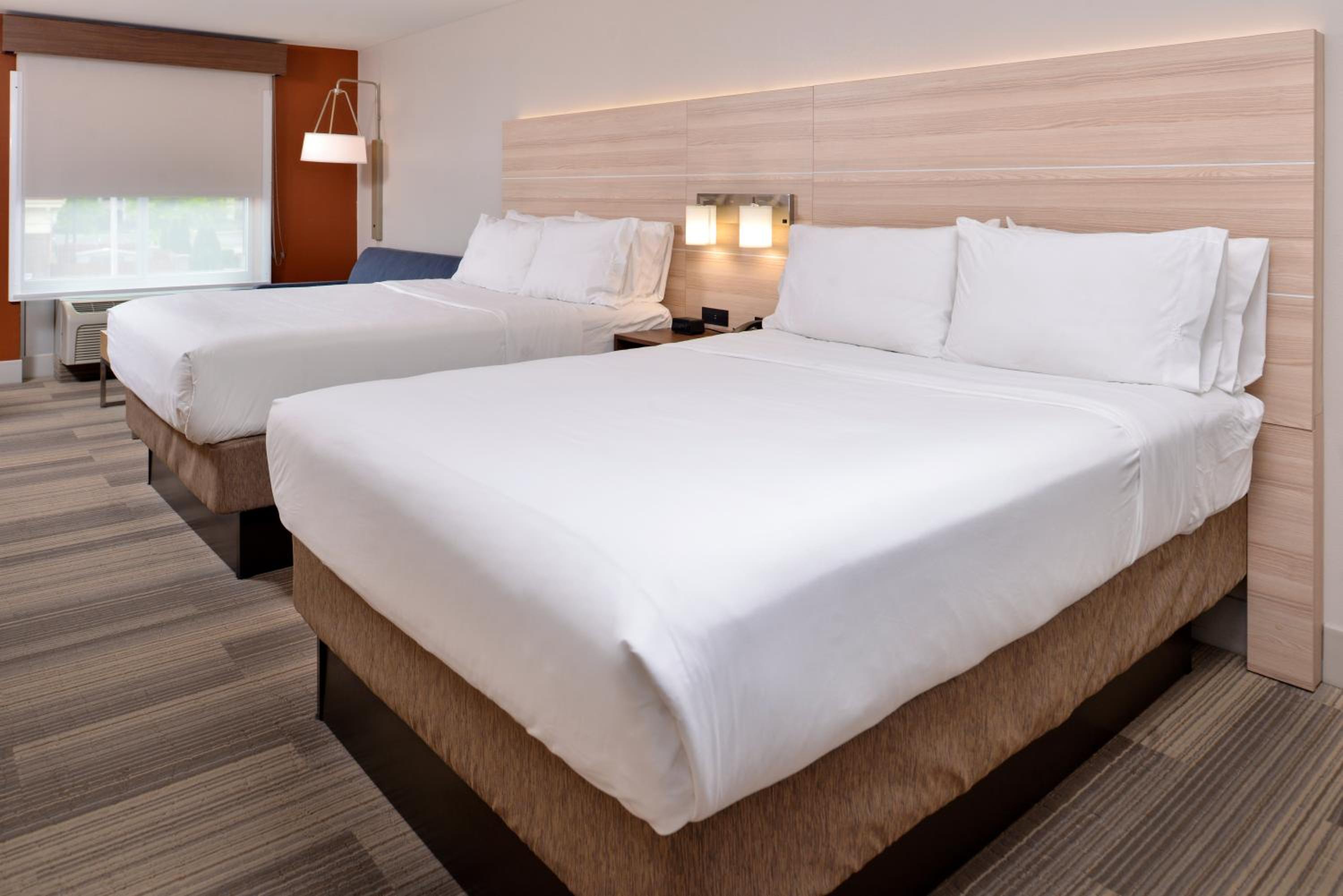 Standard Twin Room - Photo 2
