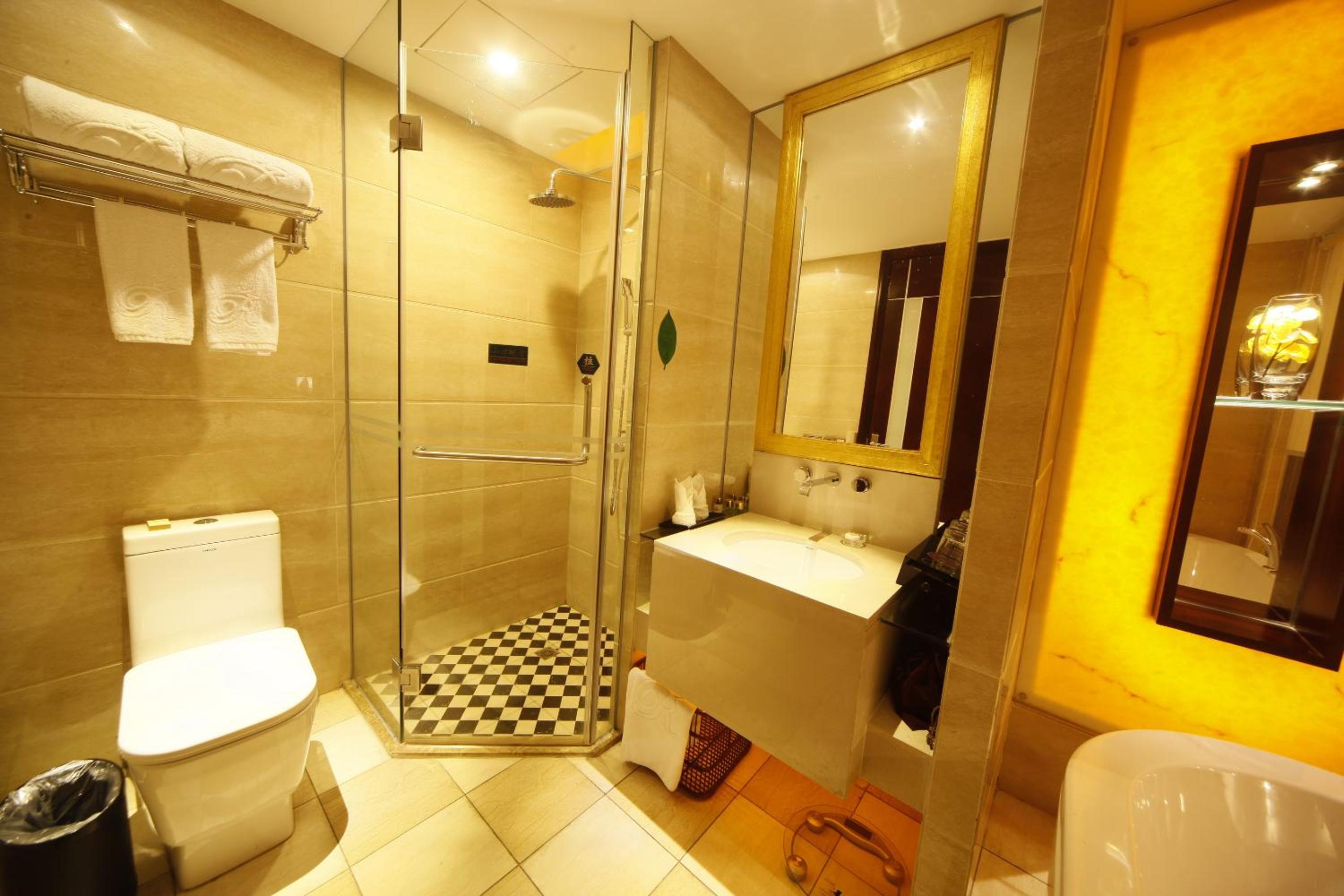Deluxe Queen Room photo 2