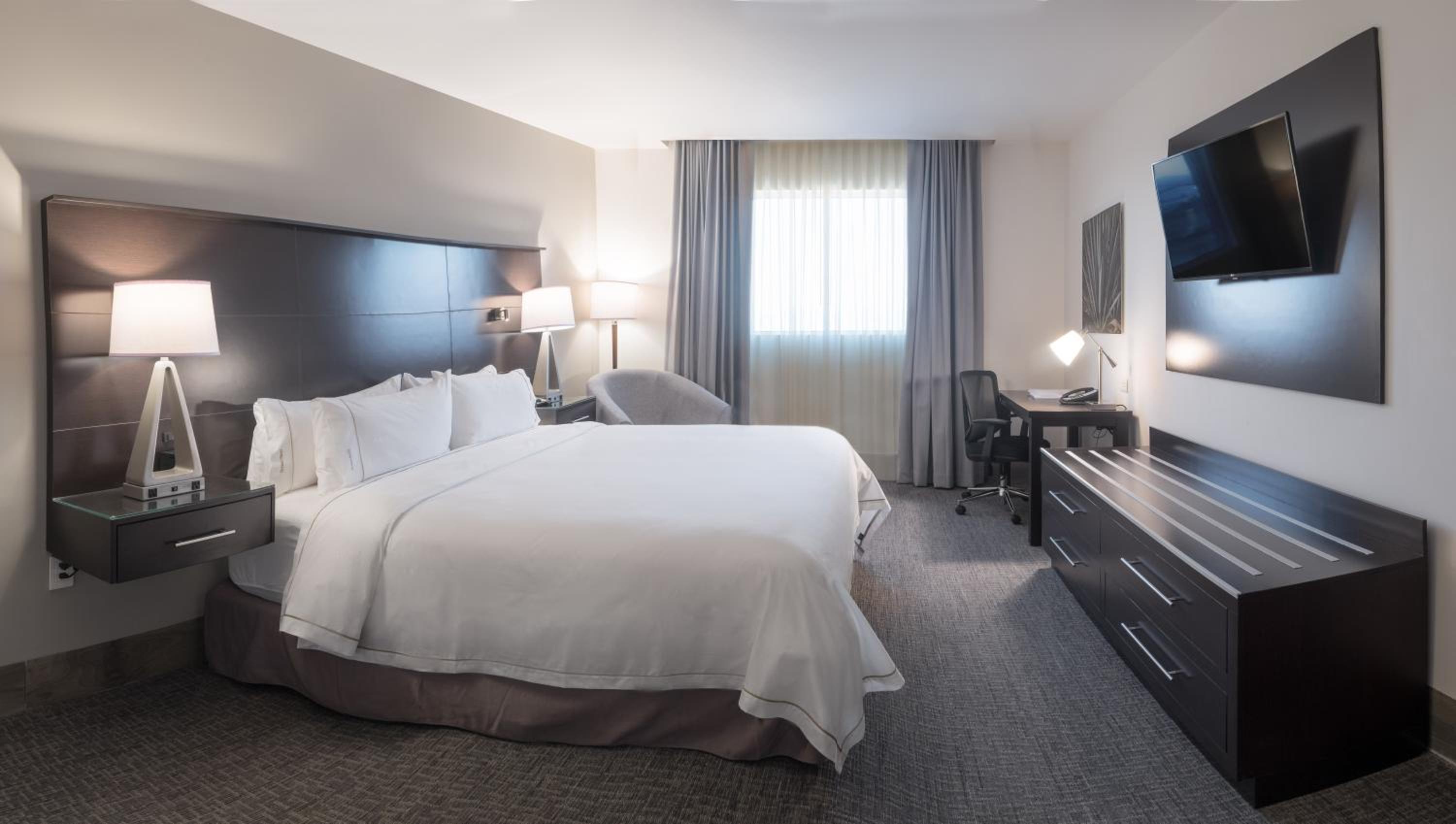 Standard King Room photo 2