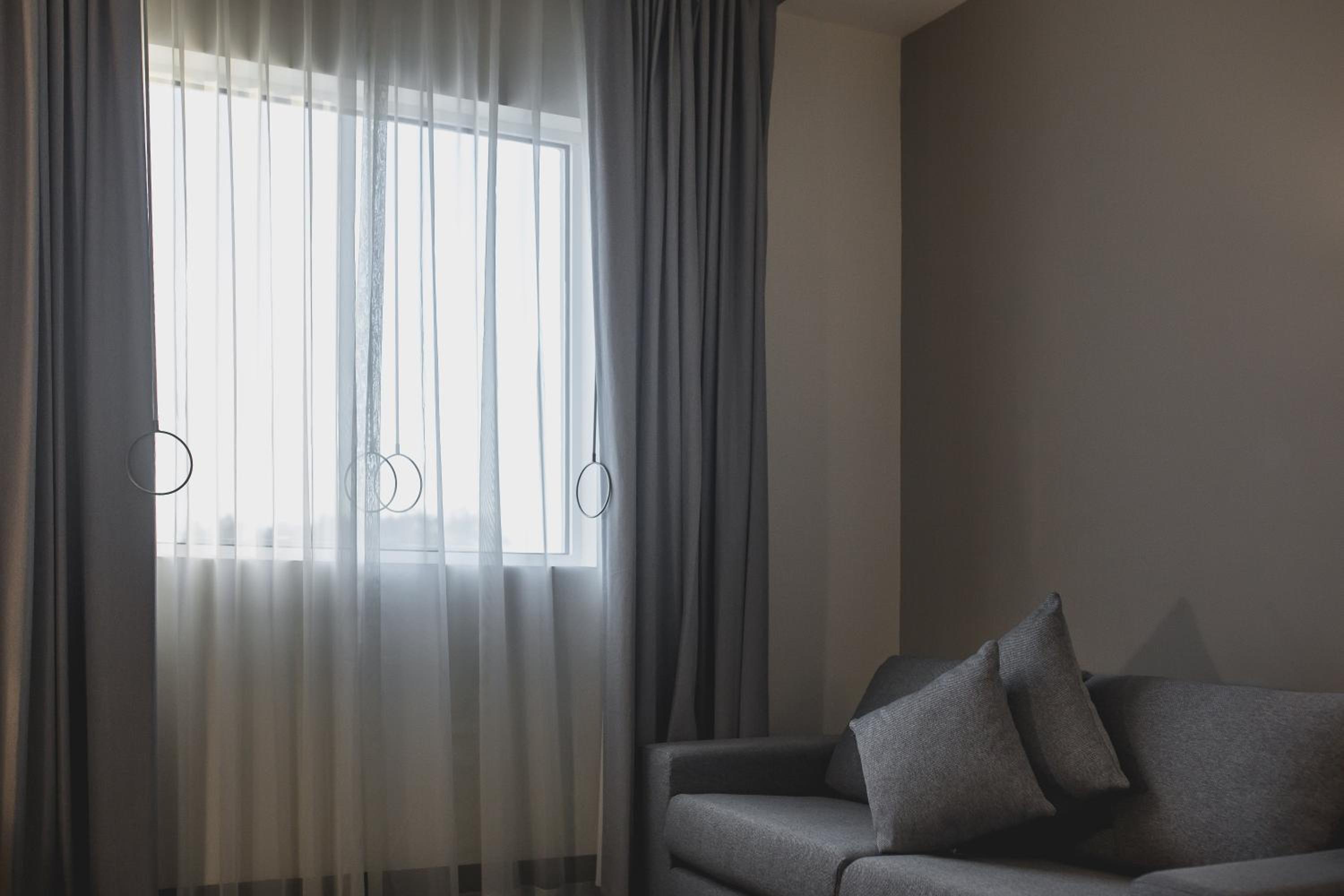 Standard King Room - Accessible photo 3