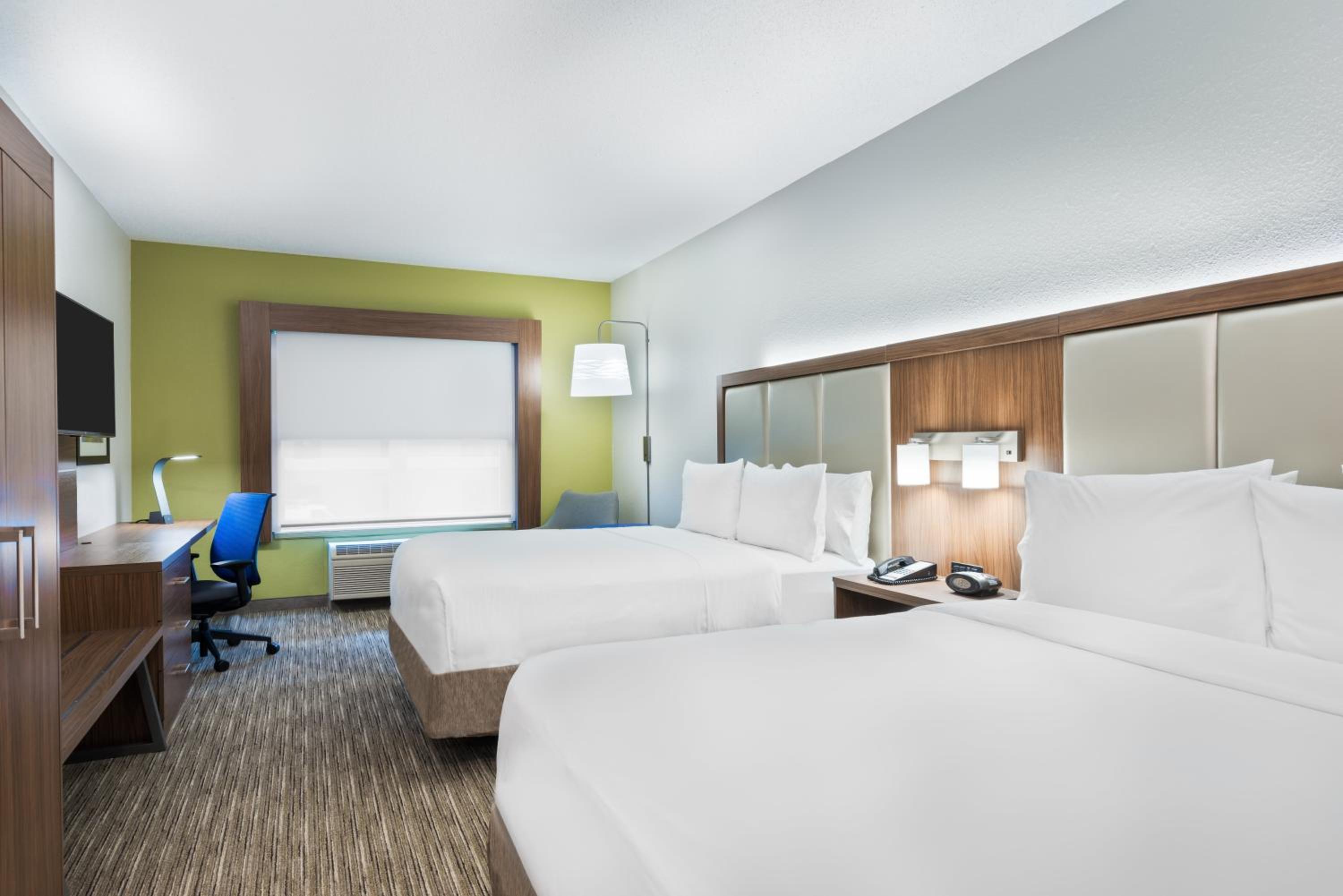 Standard Queen Room with Two Queen Beds - Communications Accessible photo 1