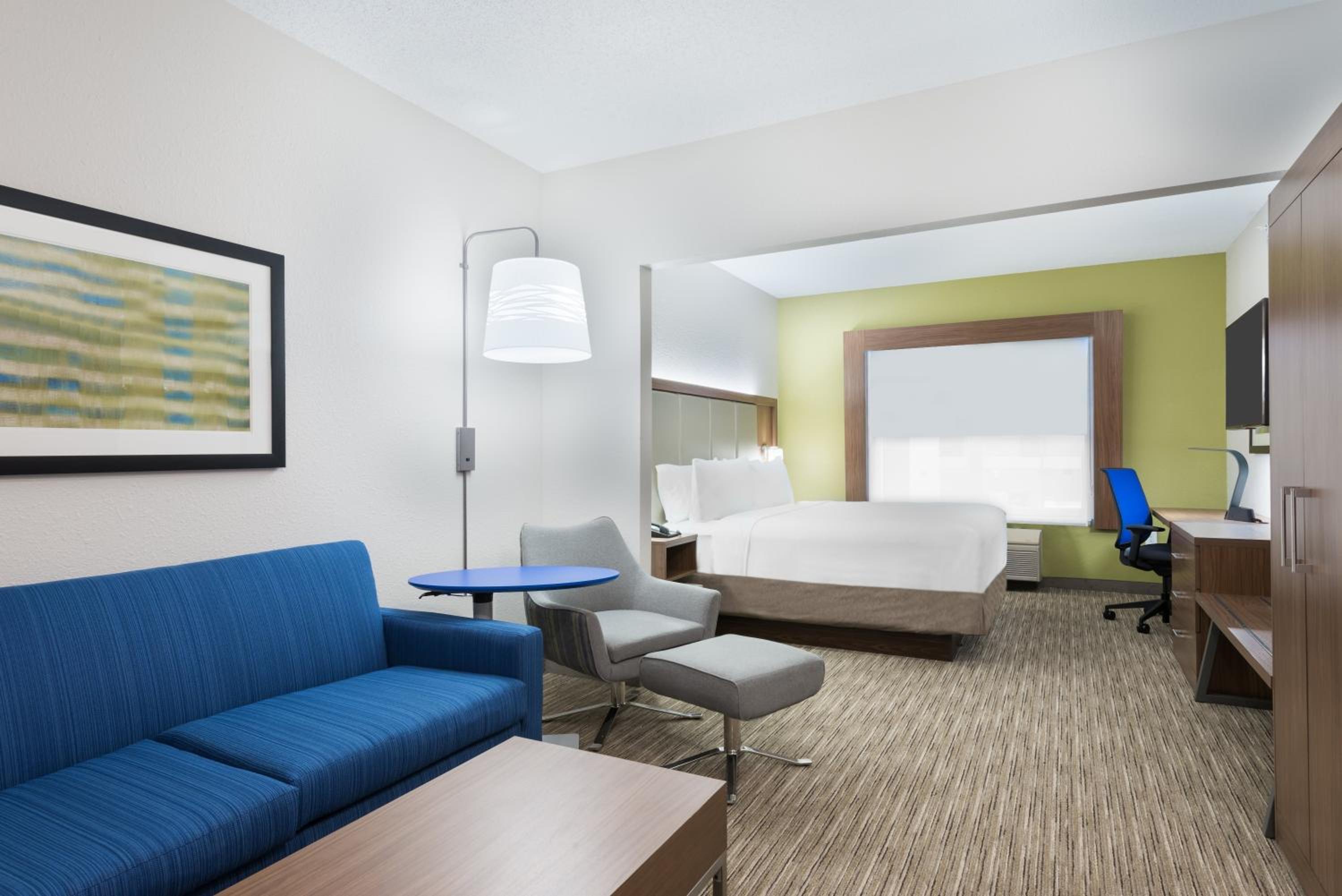 King Suite with Sofa Bed - Photo 3