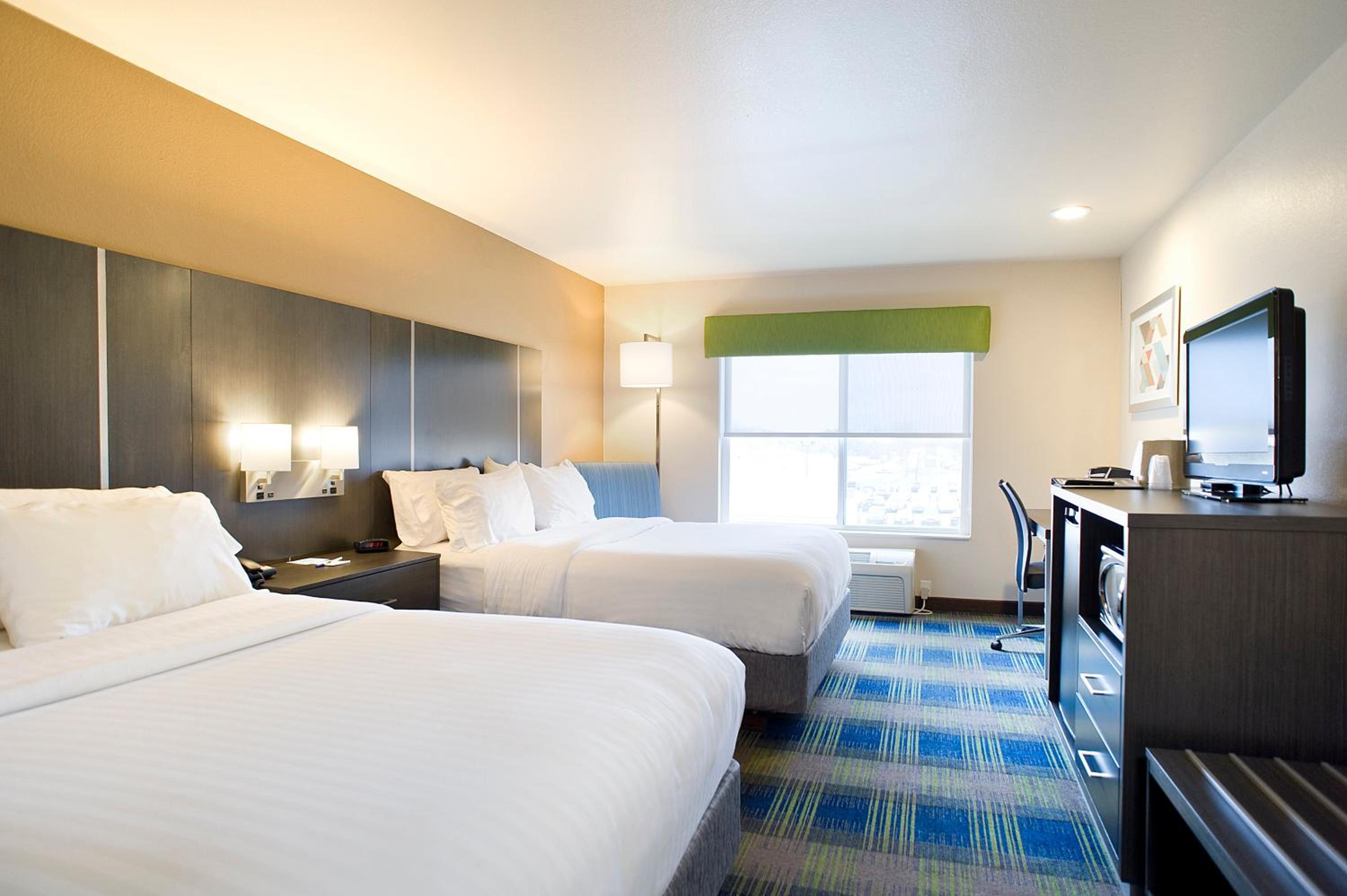 Standard Queen Room with Two Queen Beds - Photo 1