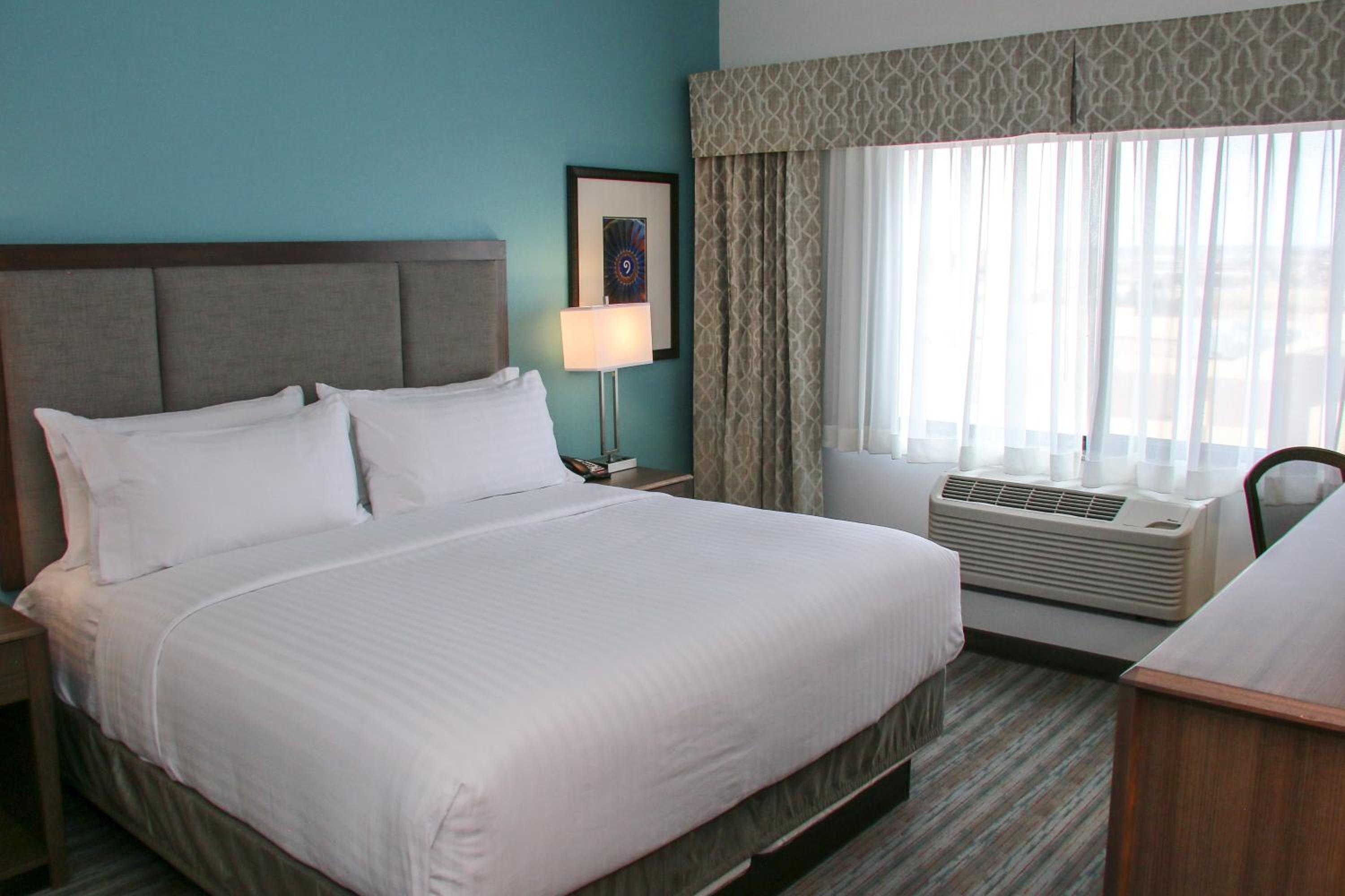 Standard King Room photo 3