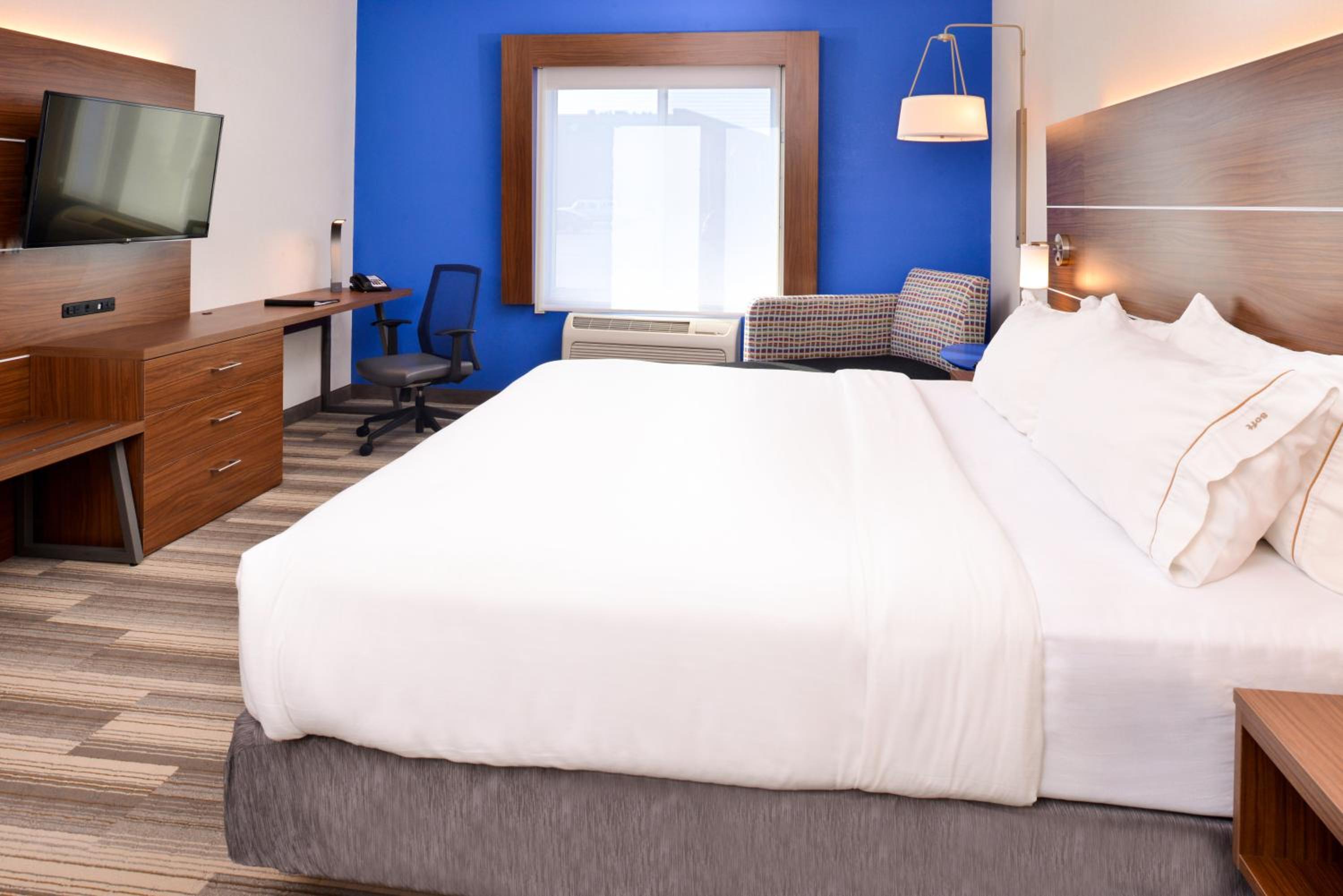 King Room - Mobility Access/Hearing Accessible