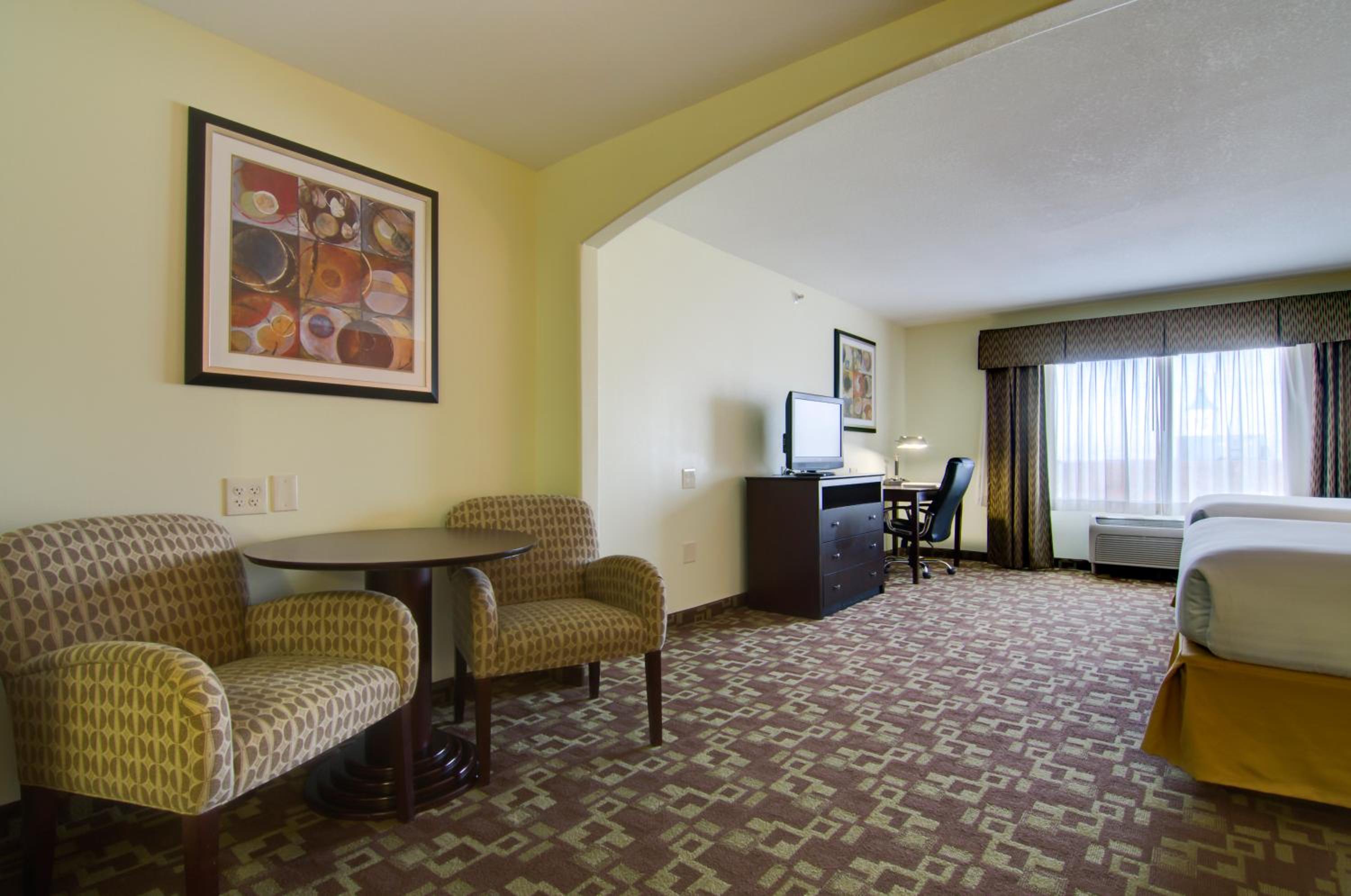 Suite with Two Queen Beds photo 1