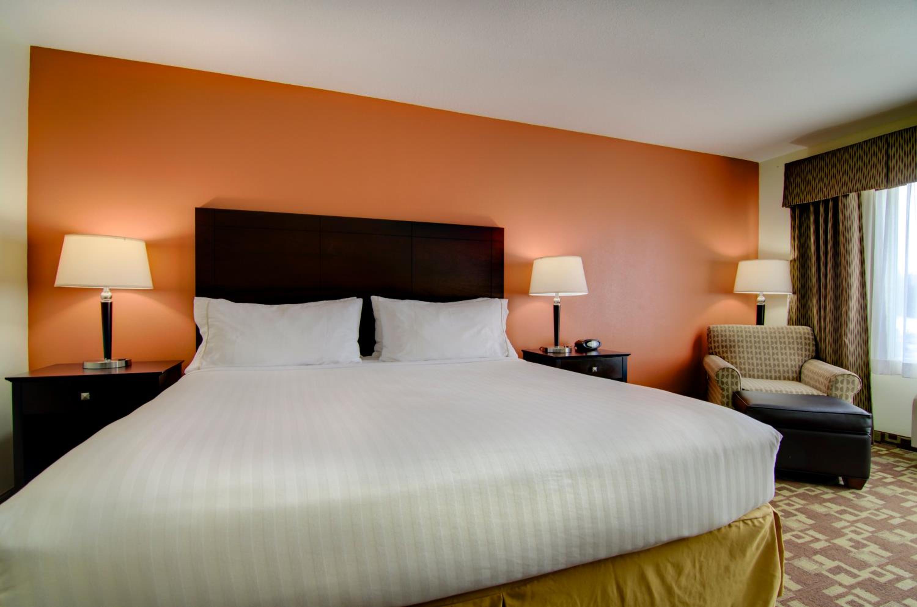 Standard King Room photo 1