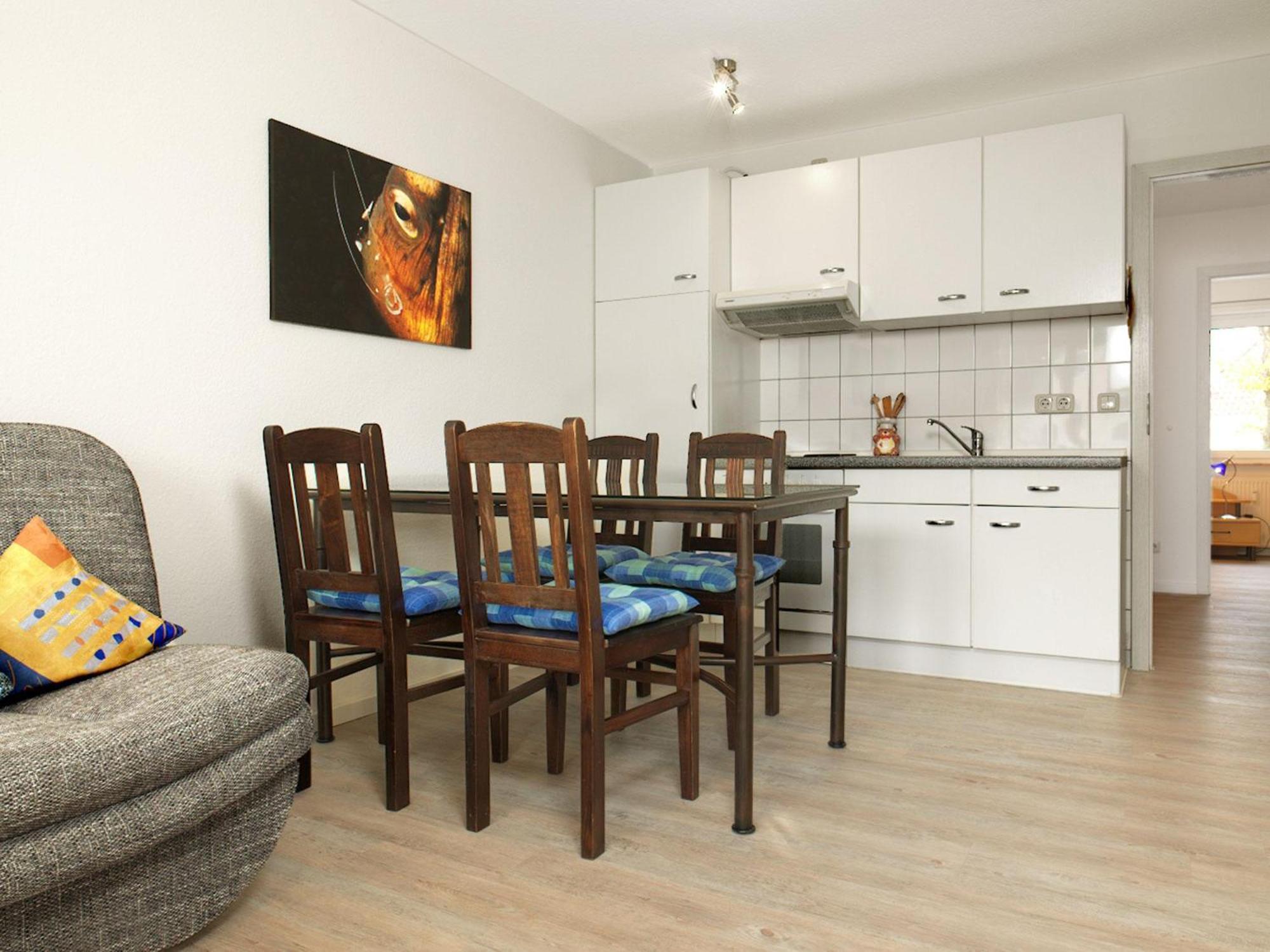 Apartment with Balcony photo 2