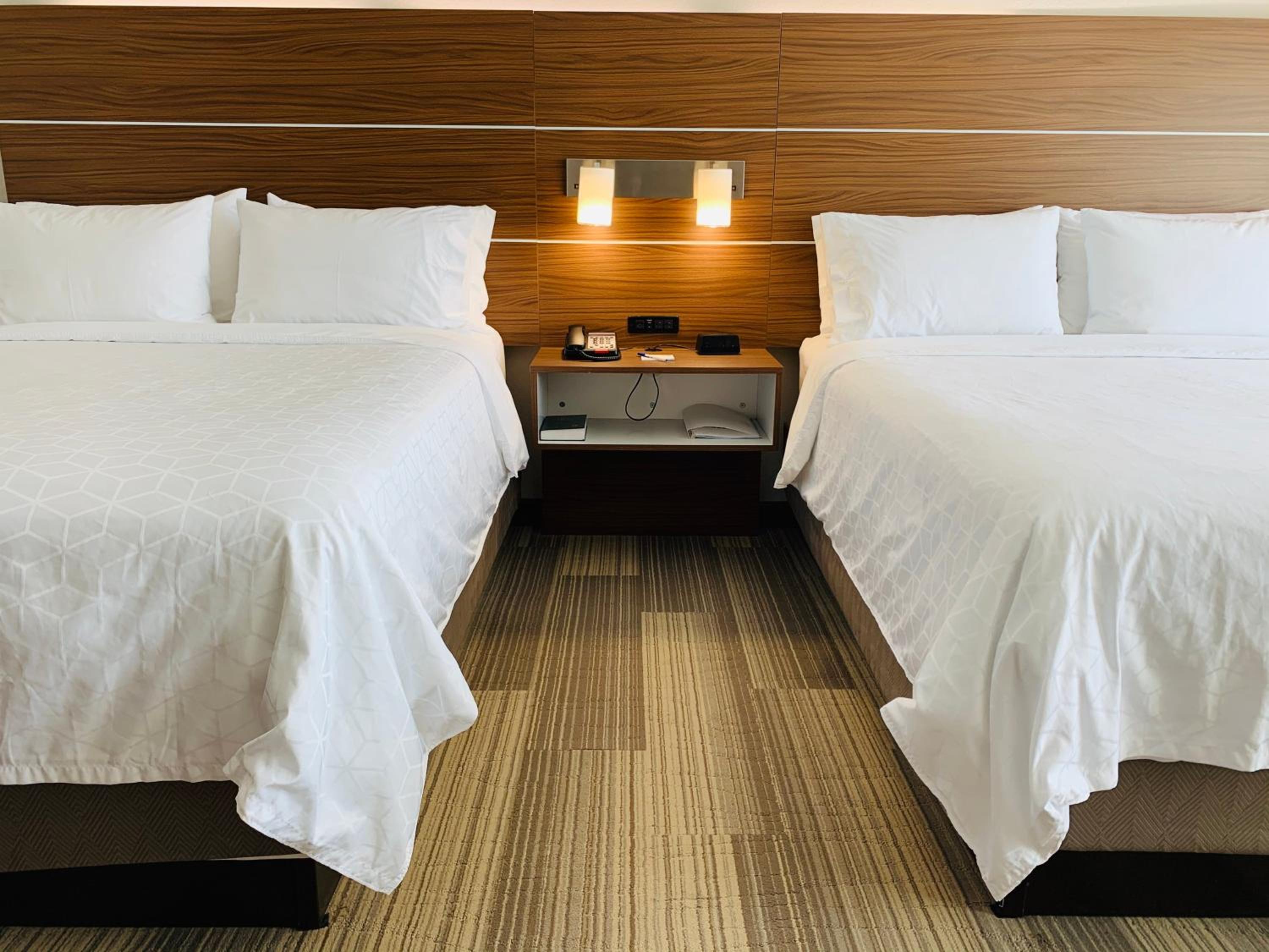 Queen Room with Two Queen Beds - Hearing Accessible/Non-Smoking