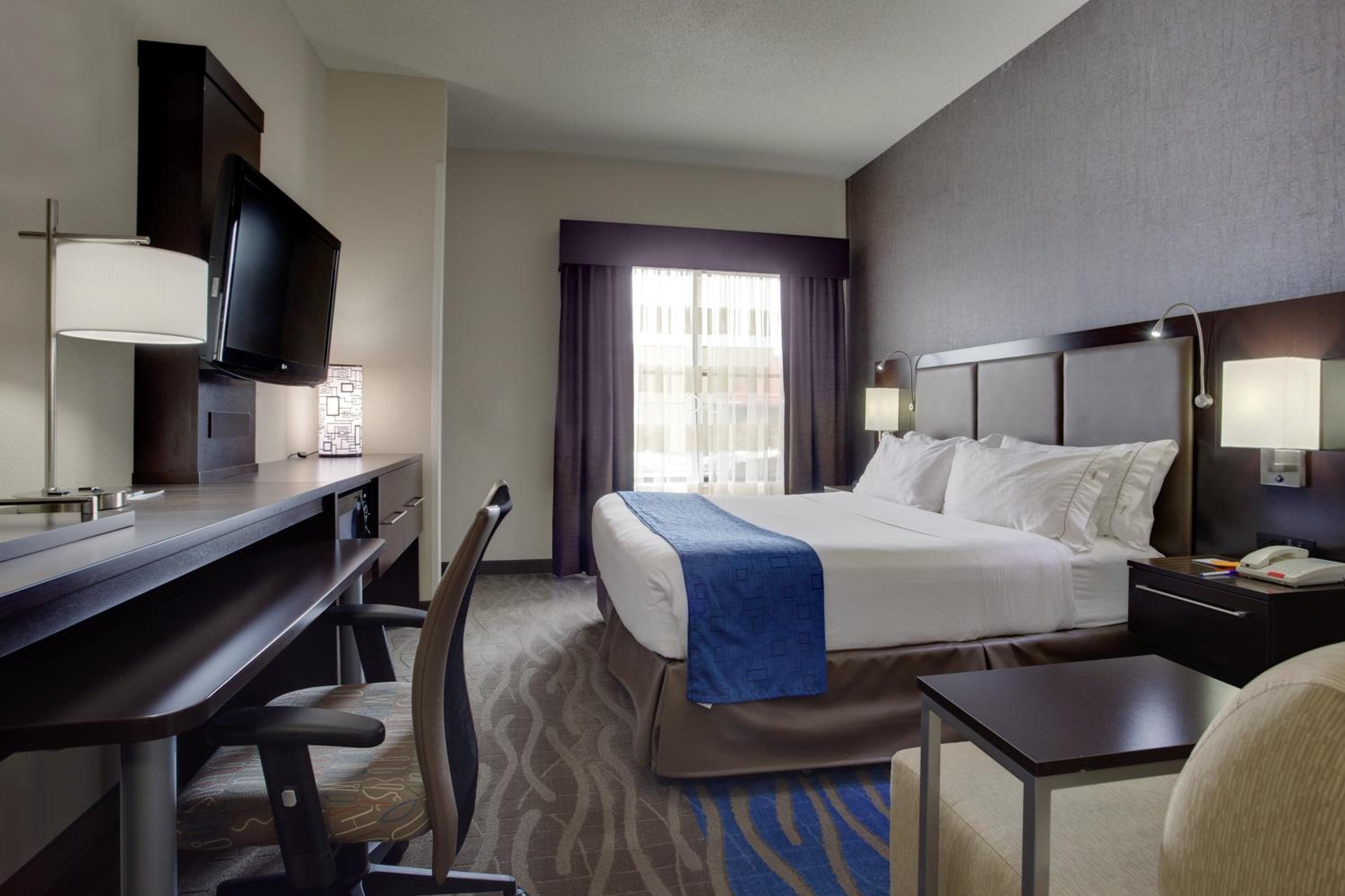 King Suite with Sofa Bed - Photo 2
