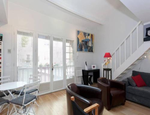 One-Bedroom Apartment photo 2