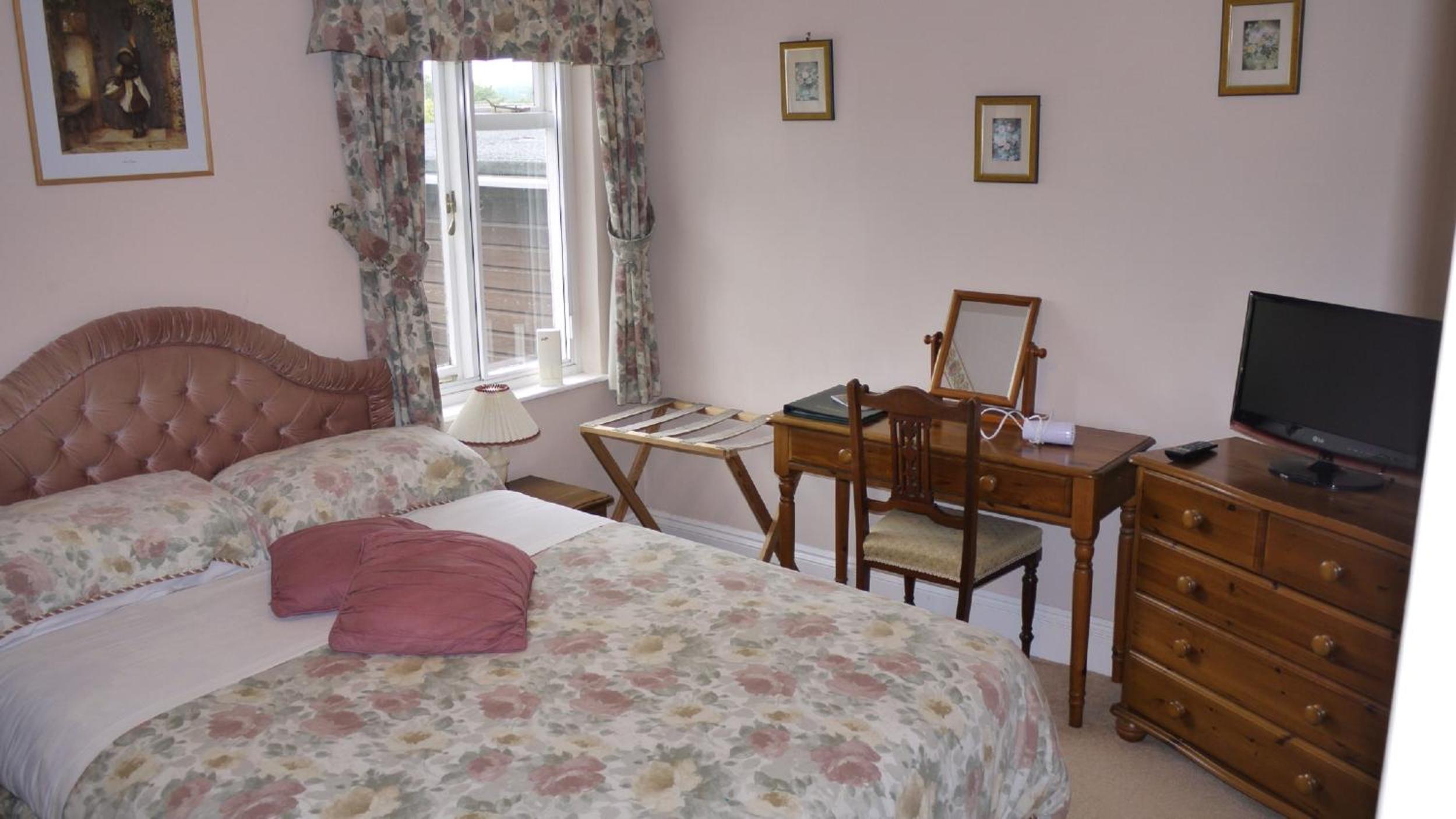 Double Room With Bath photo 2