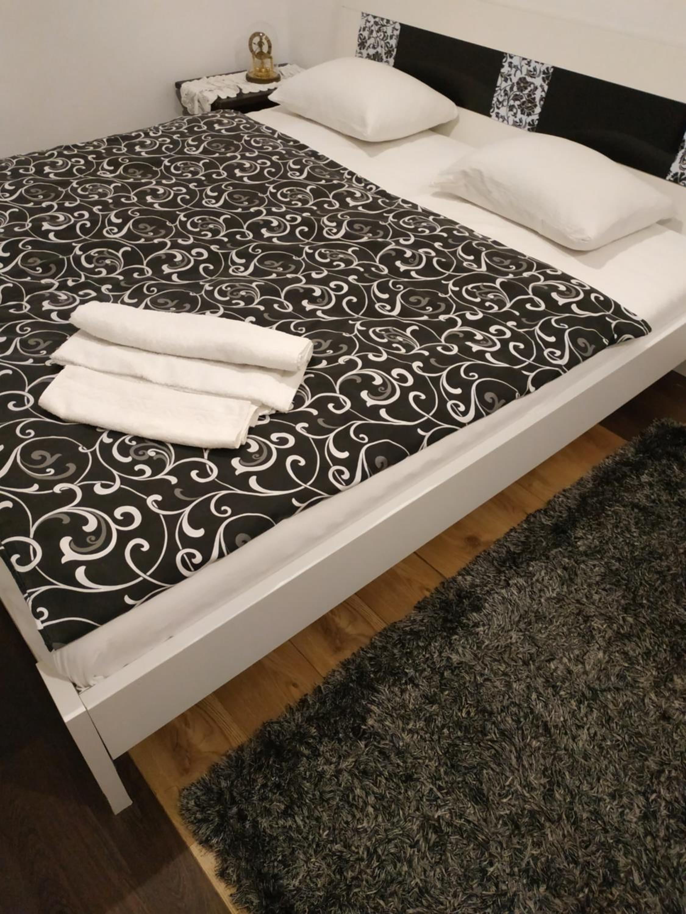 Standard Double Room with Shared Bathroom photo 1
