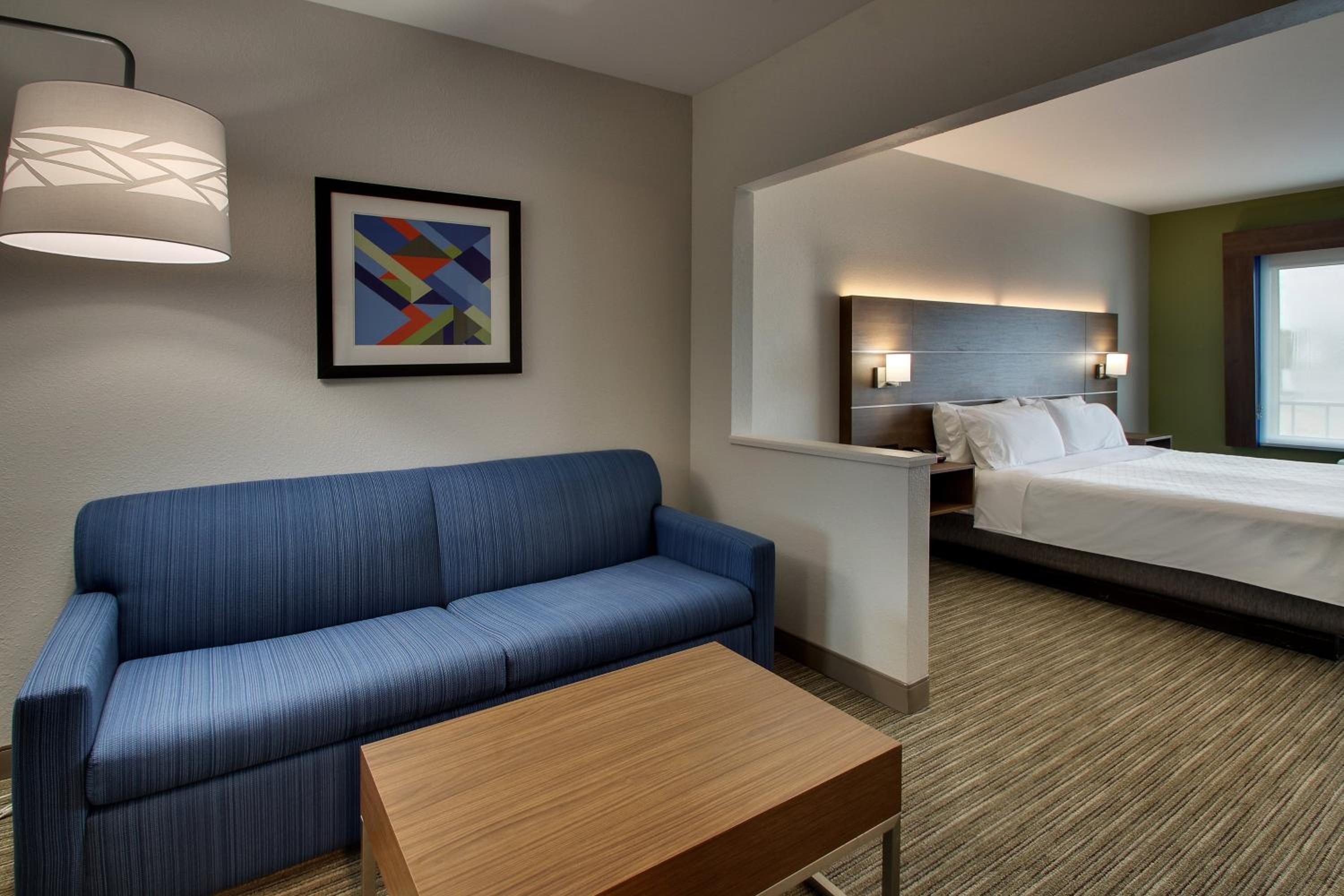 King Suite - Photo 3