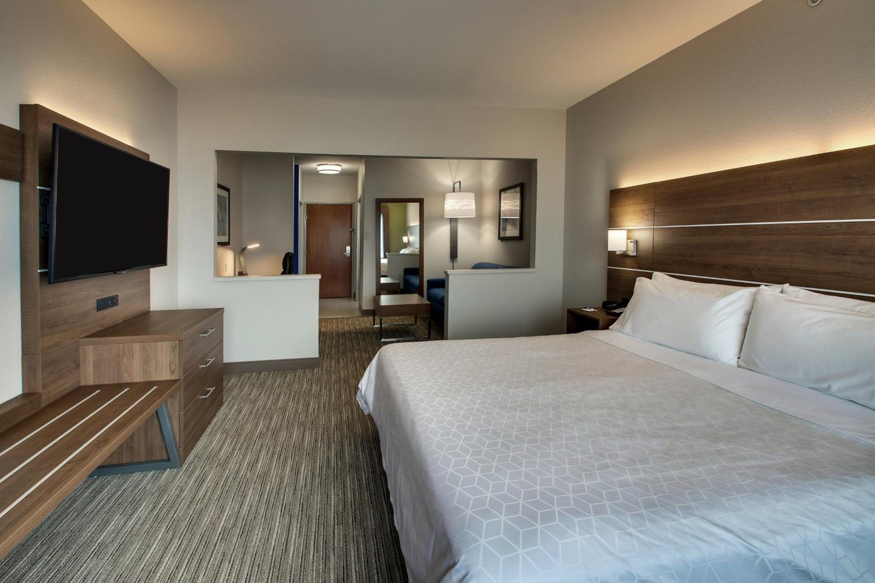 King Suite - Photo 2
