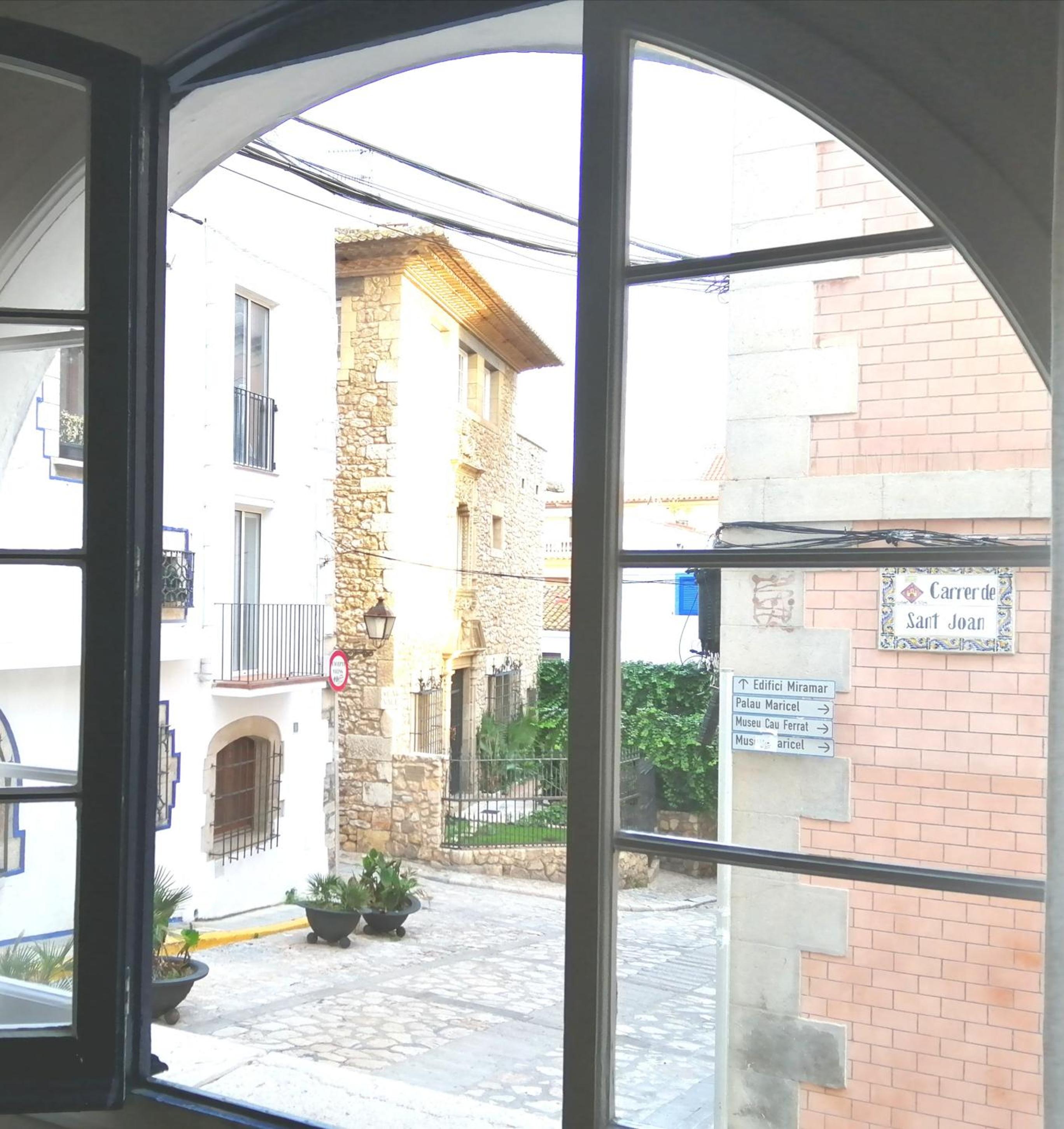 Three-Bedroom House - Photo 21