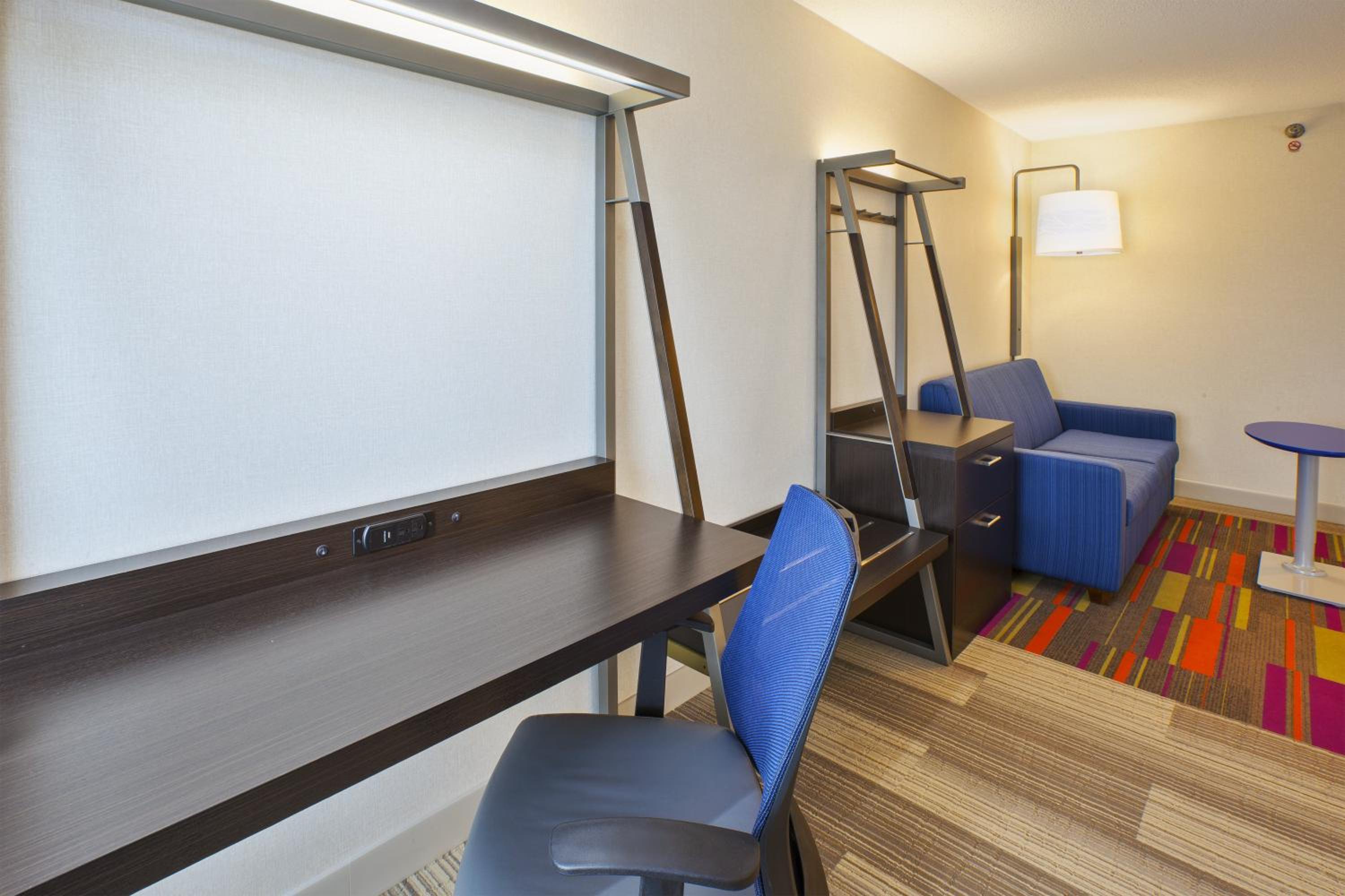 One-Bedroom King Suite - Photo 2