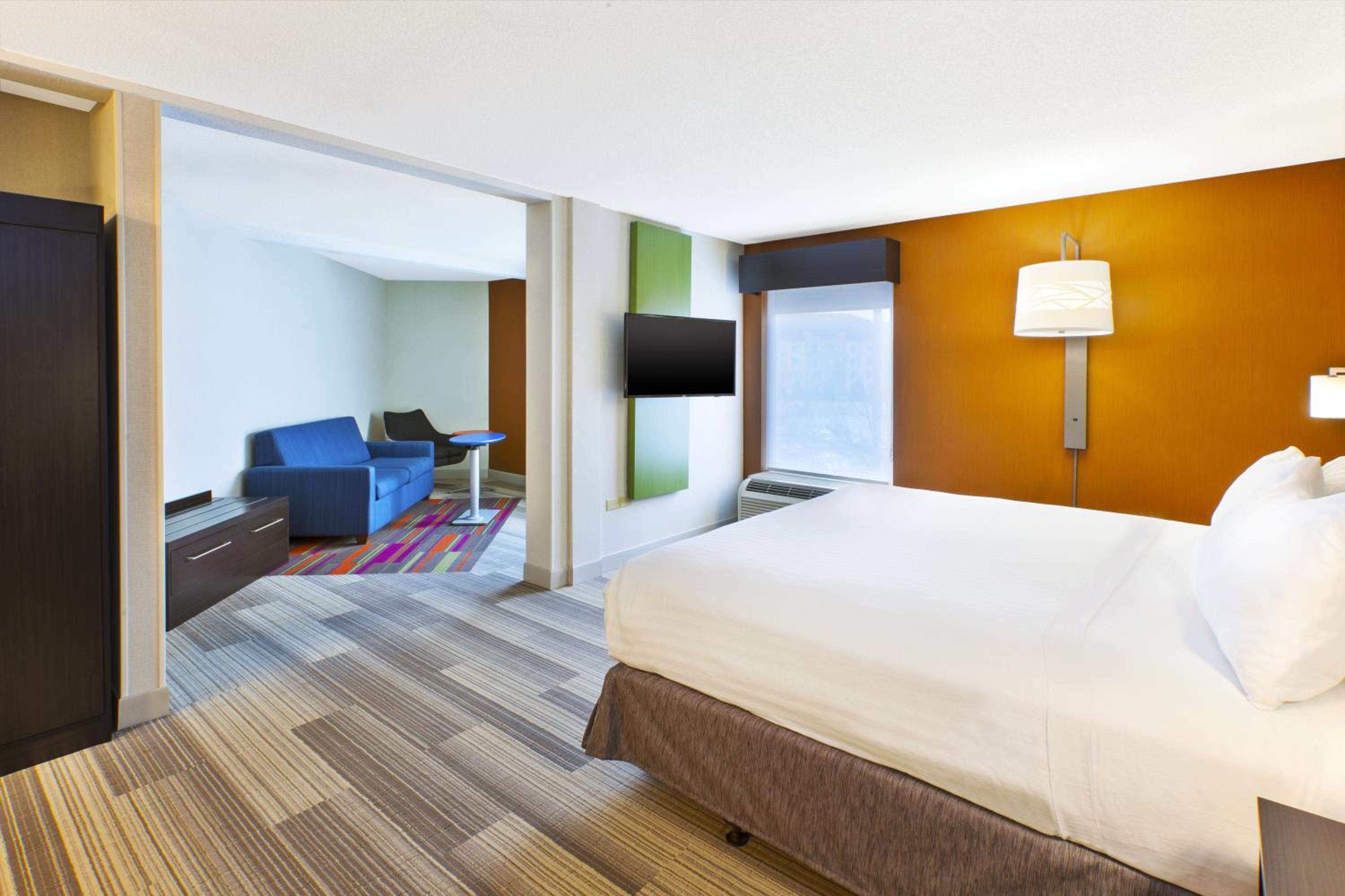 King Suite - Photo 3