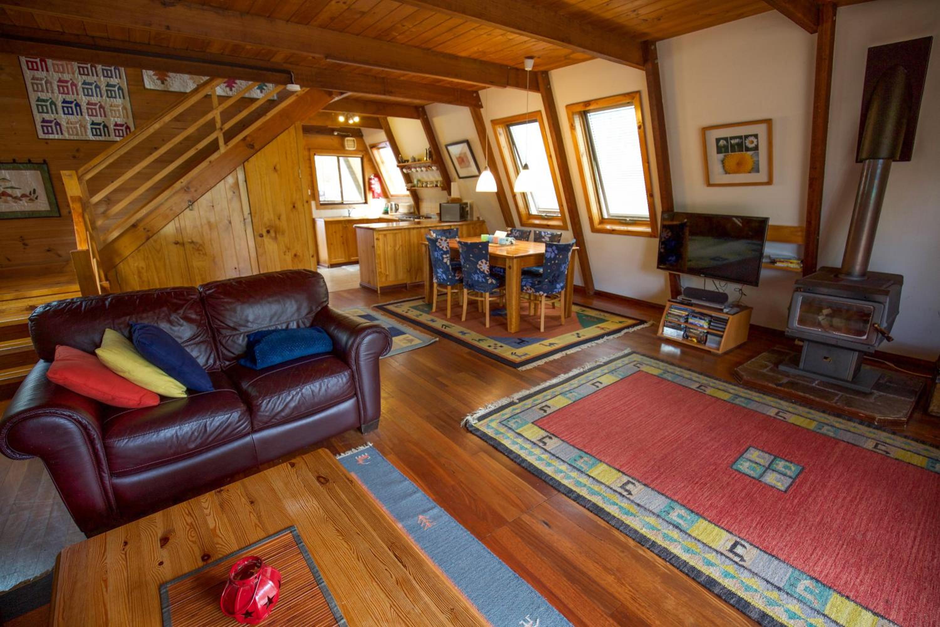 Three-Bedroom House photo 3