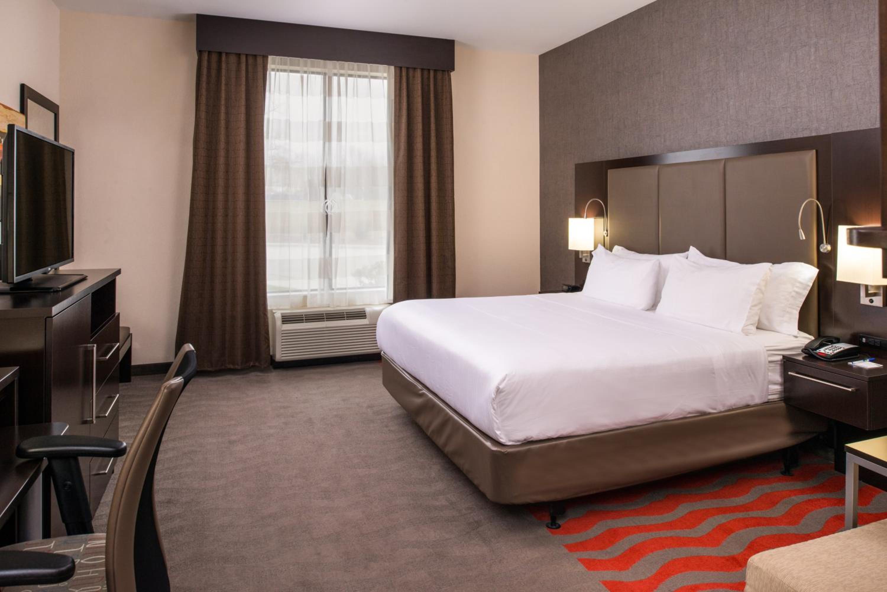 Standard King Room with Mobility Accessible Roll-In Shower