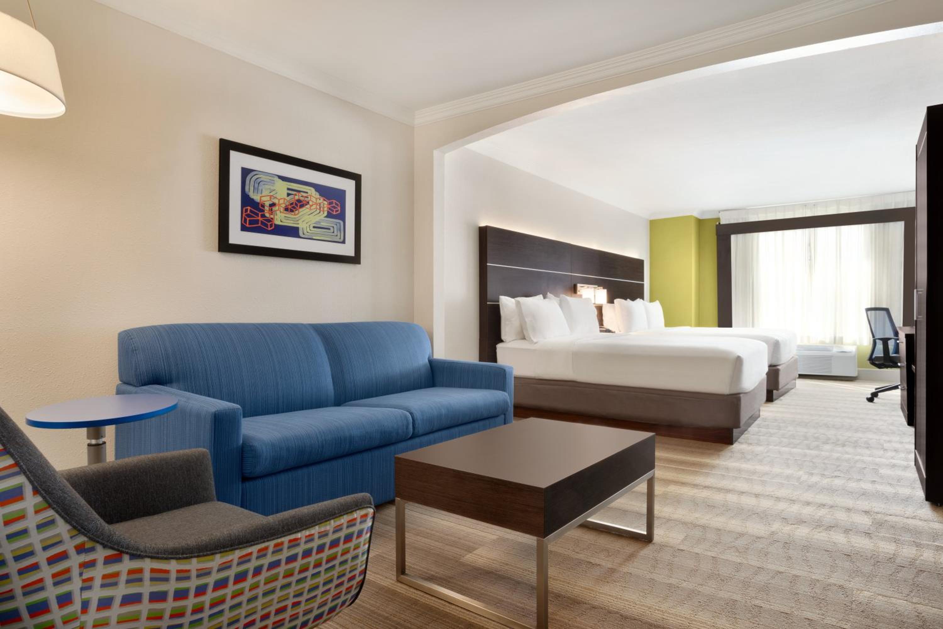 Suite with Two Queen Beds - Photo 3