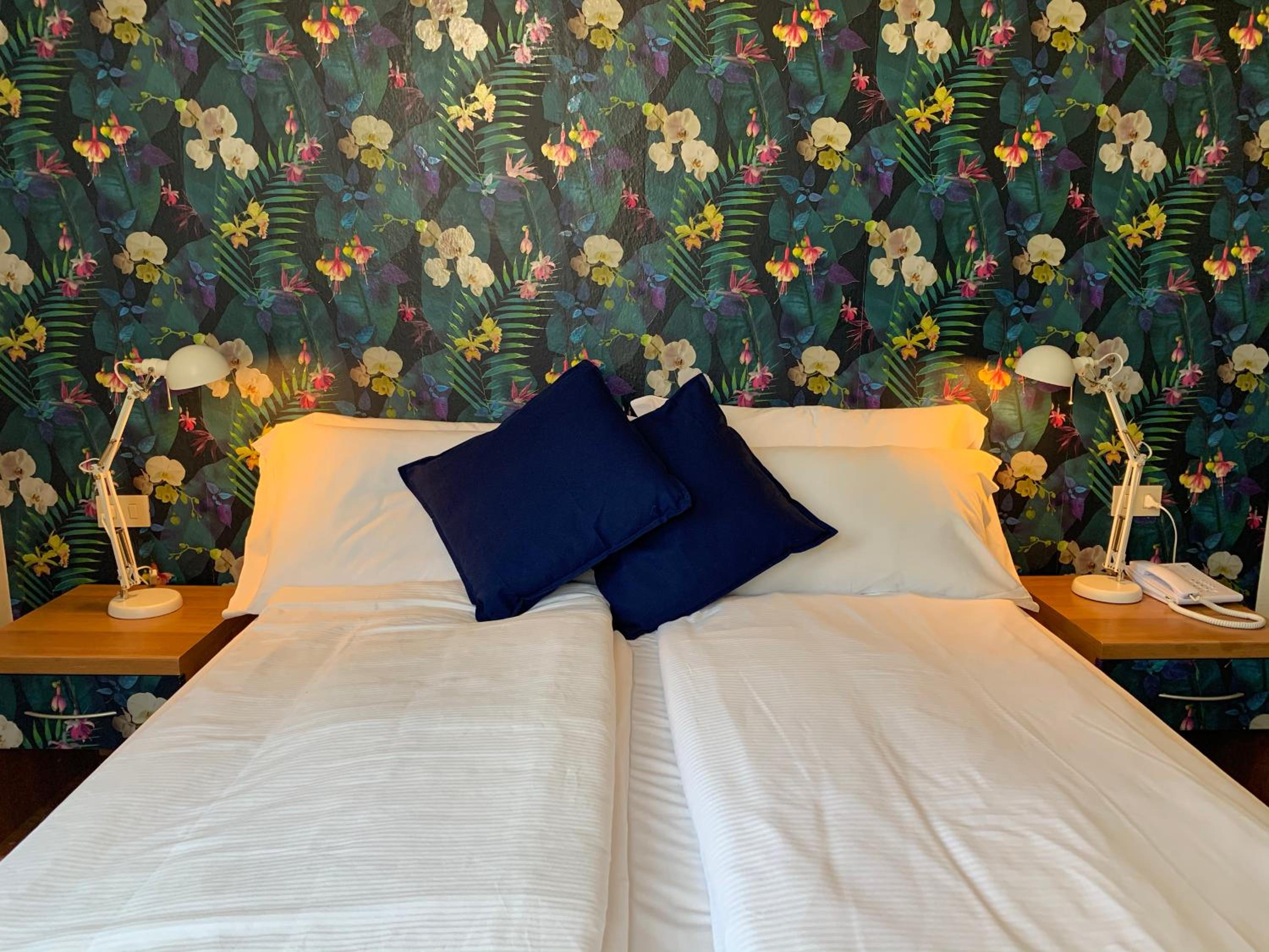 Standard Double Room - Photo 9