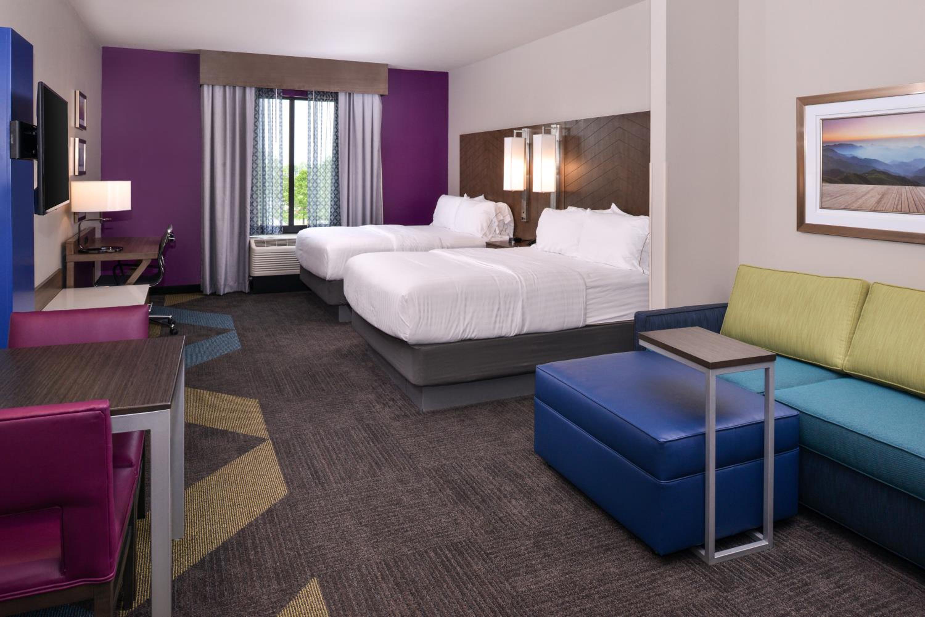 Suite with Two Beds - Non-Smoking photo 1