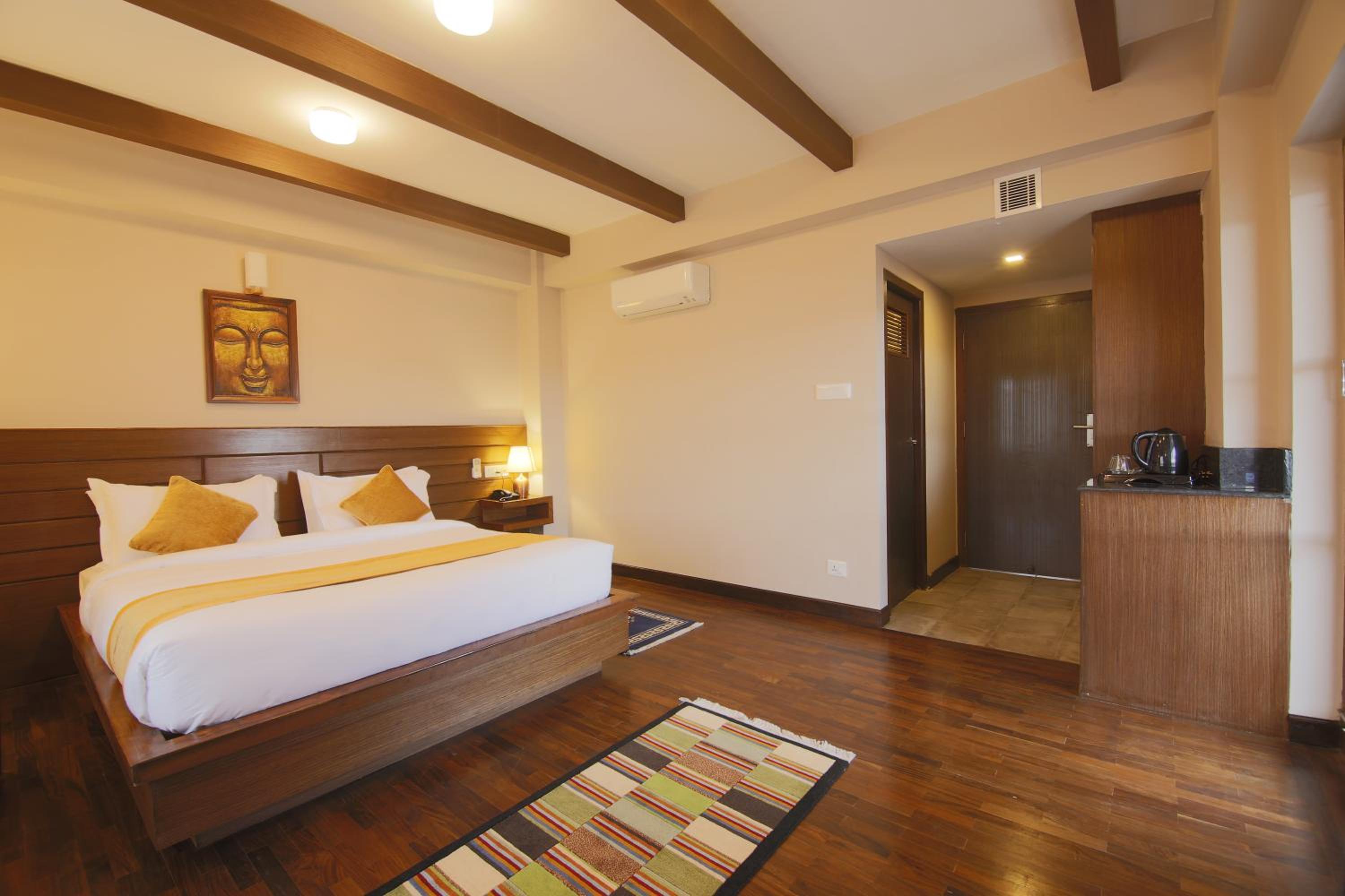 Deluxe Double or Twin Room - Photo 10