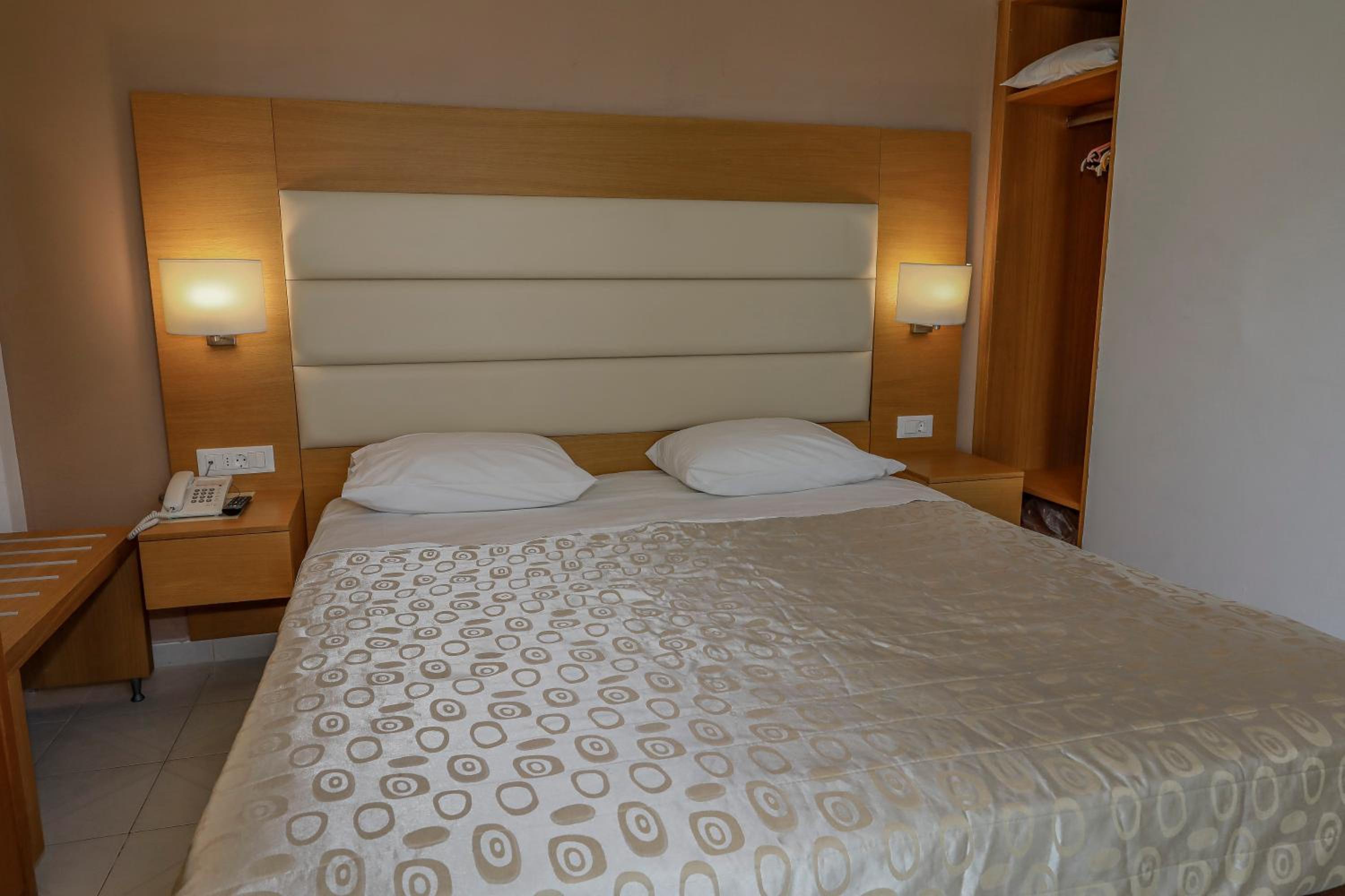 Single Room with Balcony photo 3