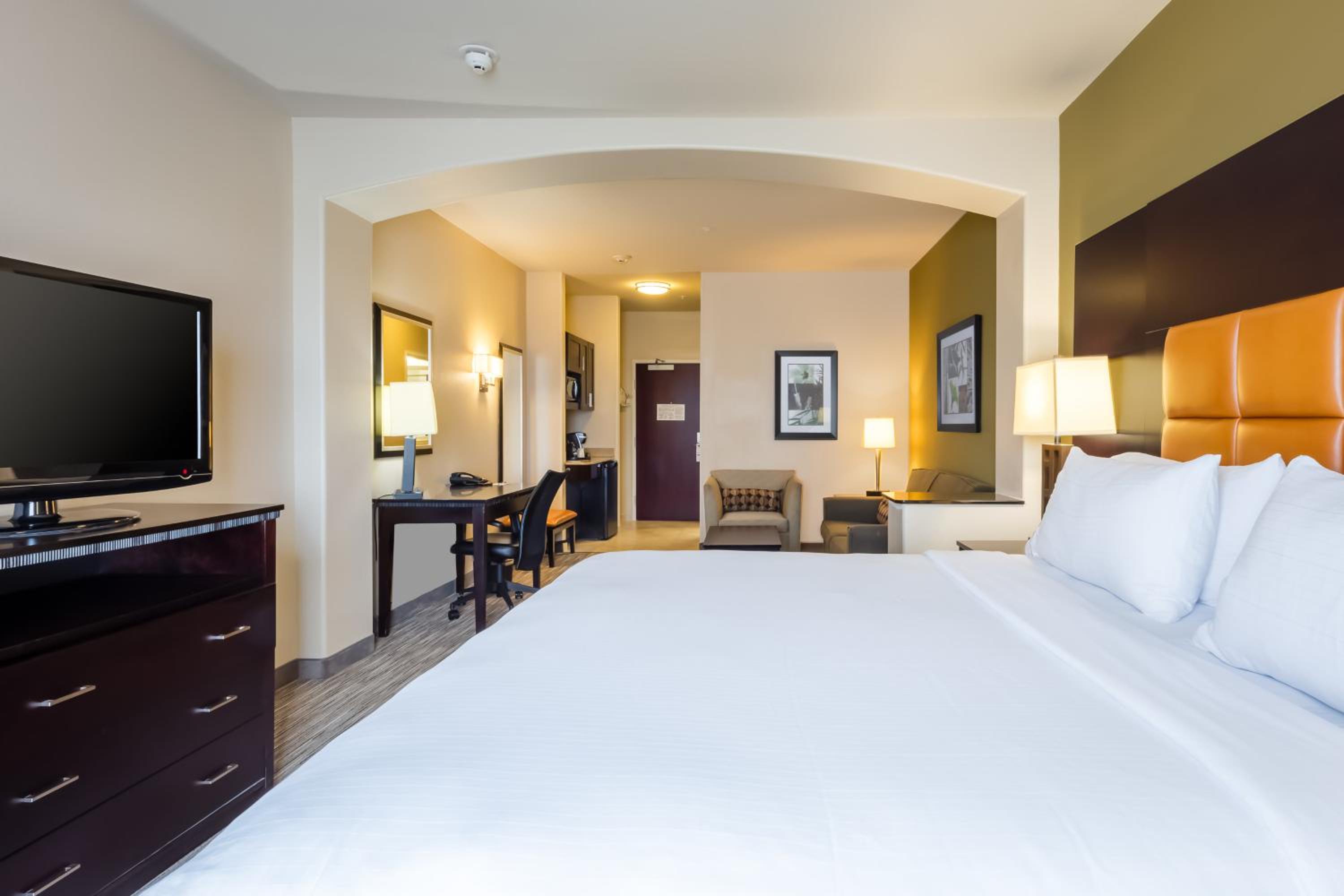 King Suite - Photo 2