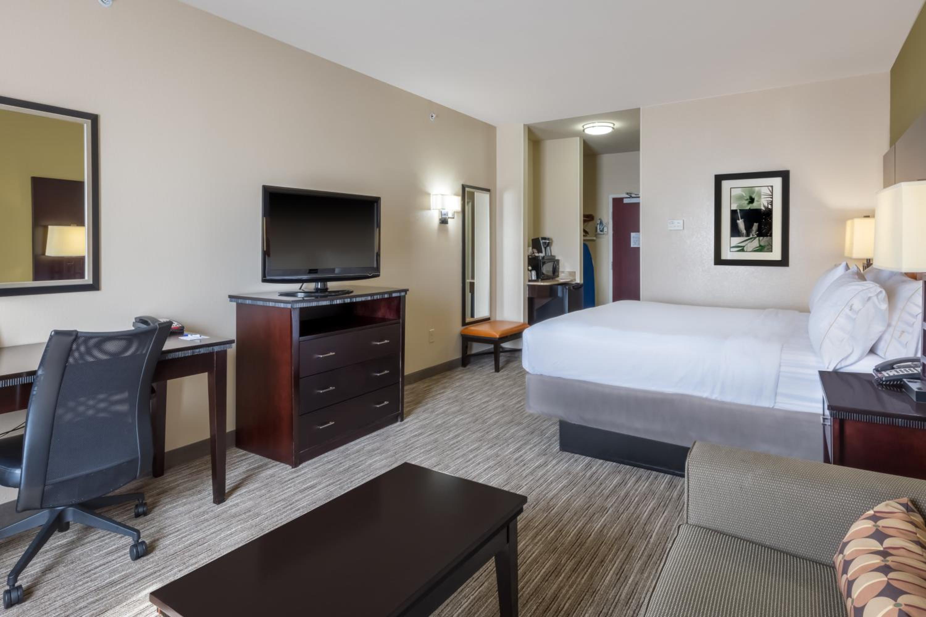 Standard King Room - Photo 4