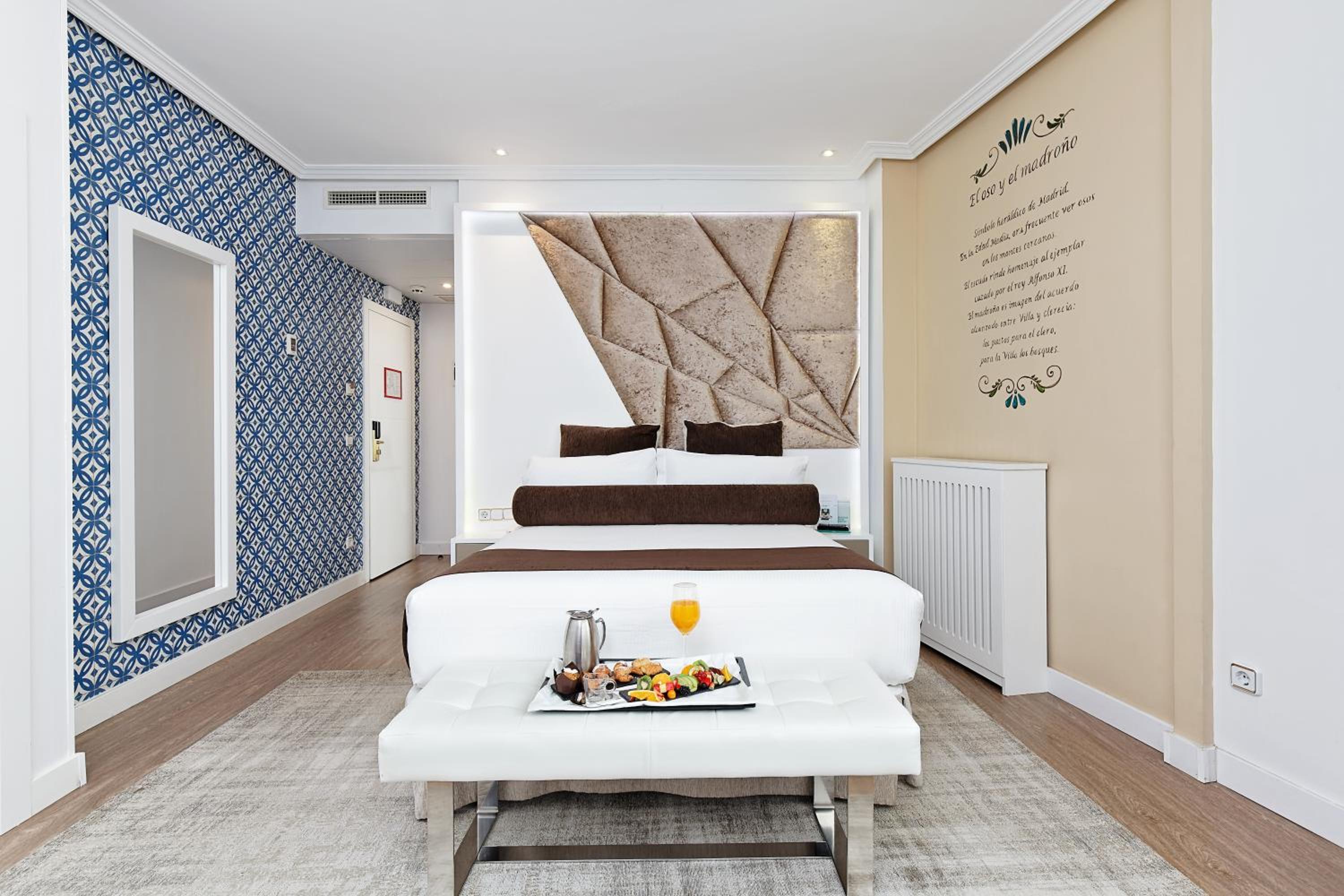 Superior Double Room with Views - Photo 9