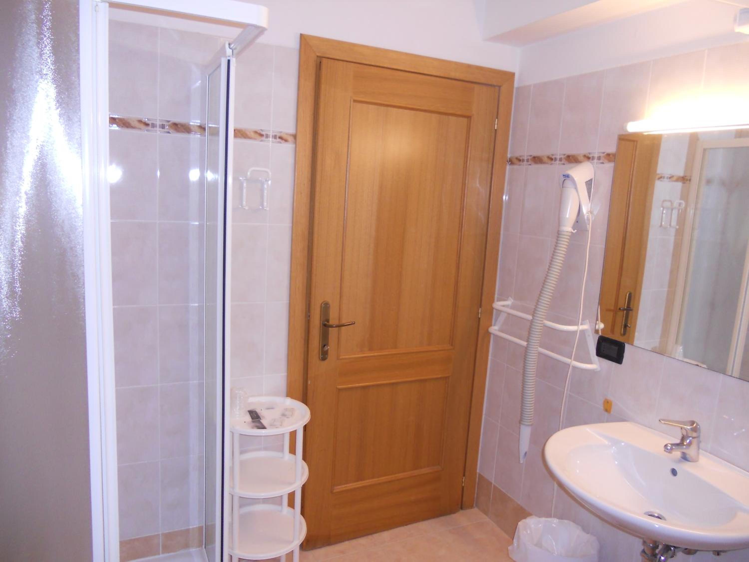 Double or Twin Room with Mountain View photo 2