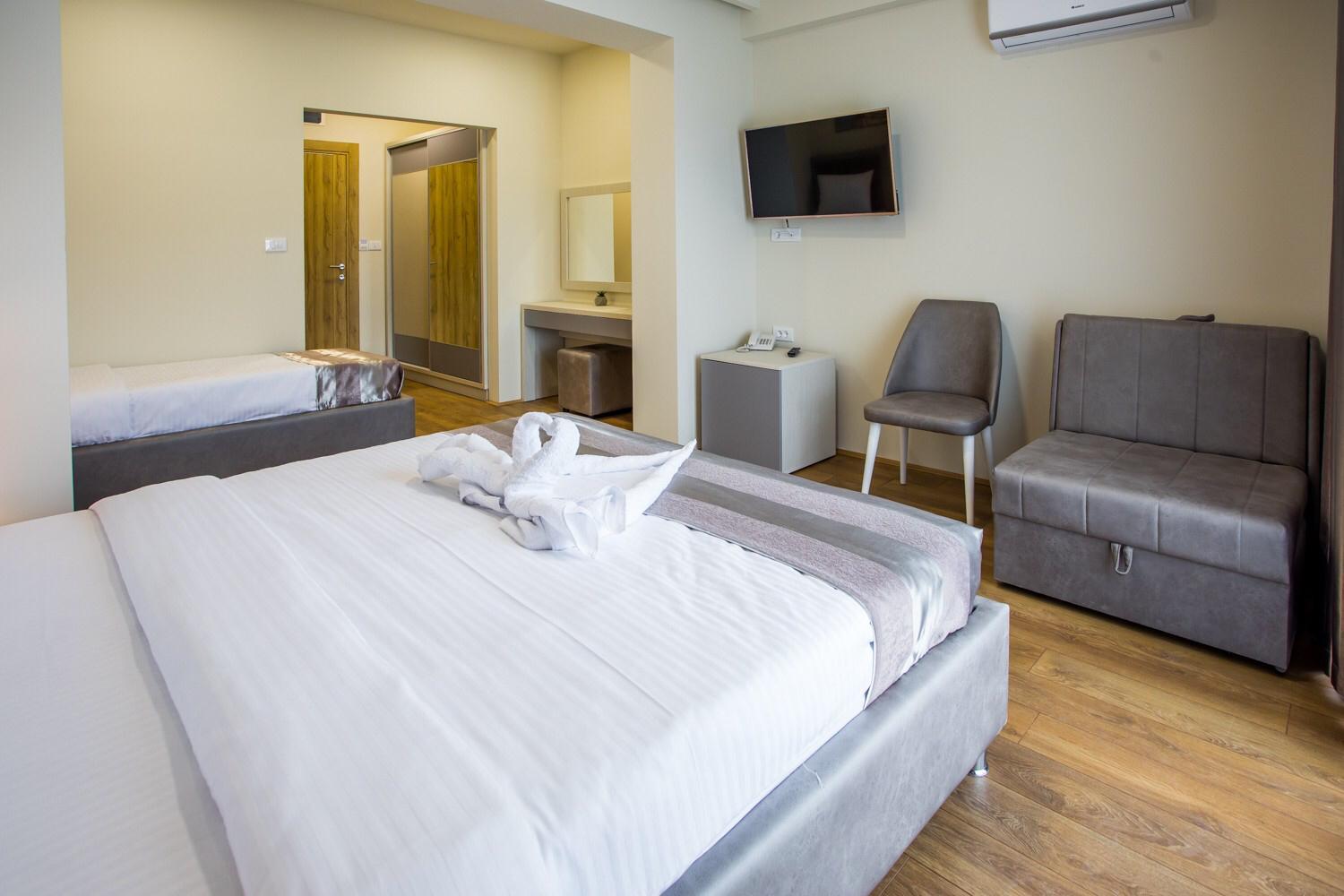 Standard Triple Room - Photo 7