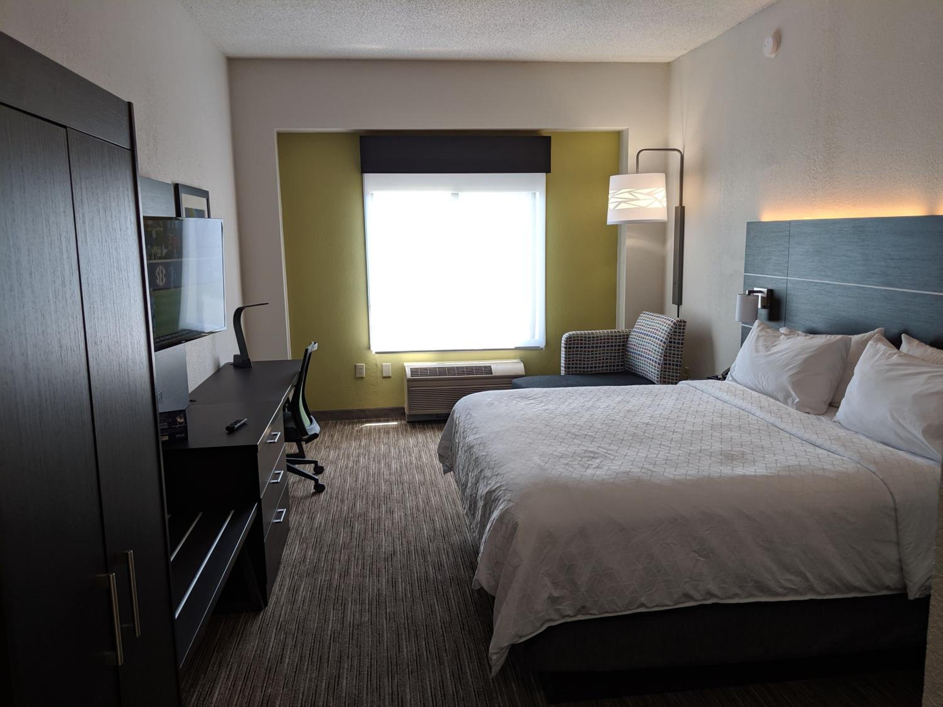 Standard King Room - Photo 2